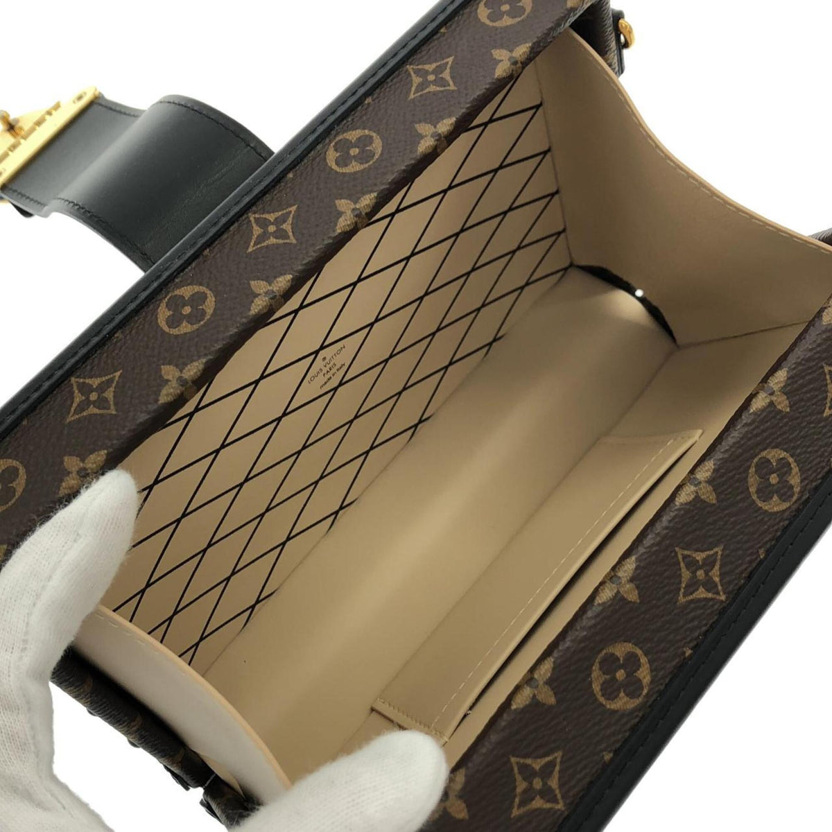 Louis Vuitton Brown Coated Canvas Shoulder Bag (Pre-Owned)