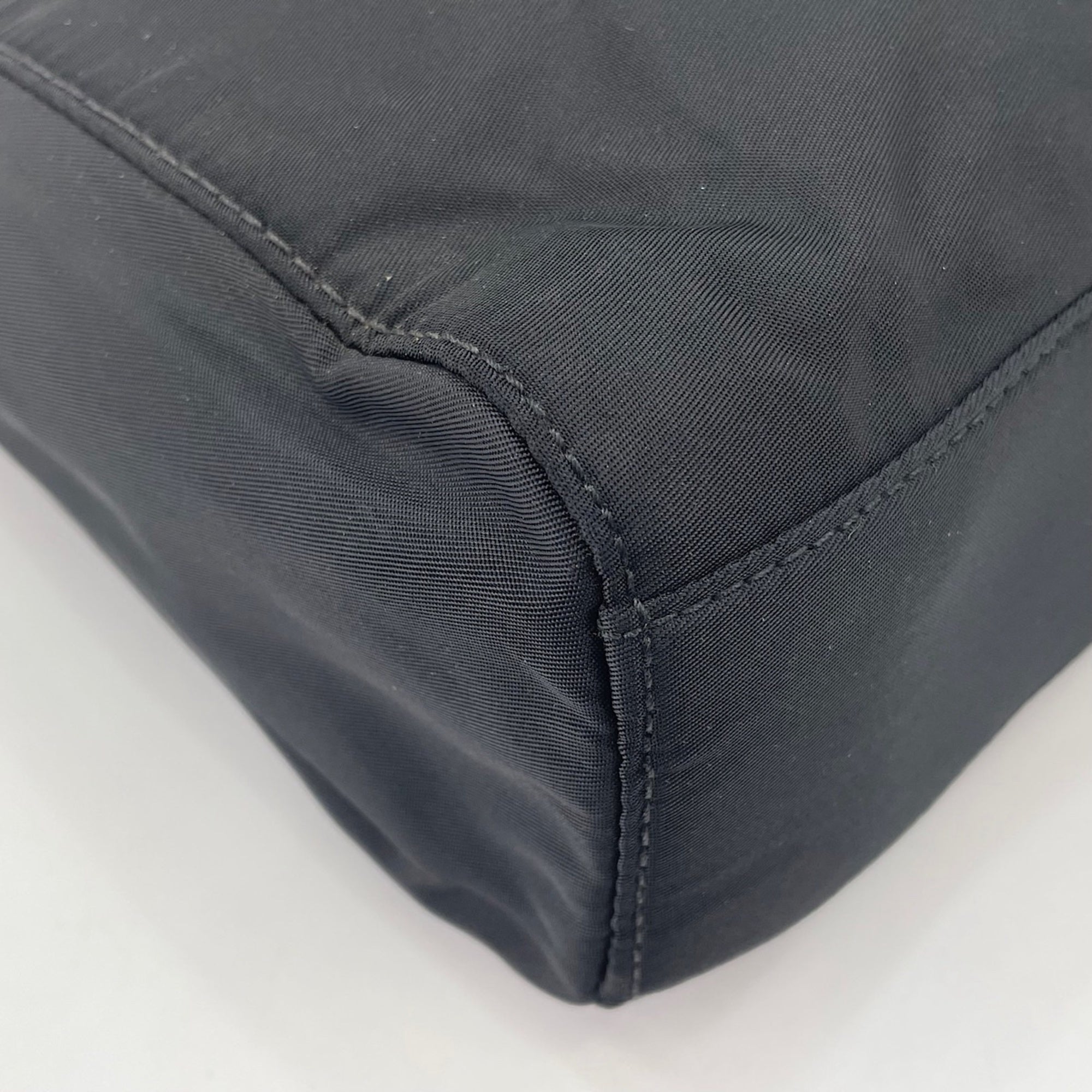 Prada Black Shoulder Bag (Pre-Owned)