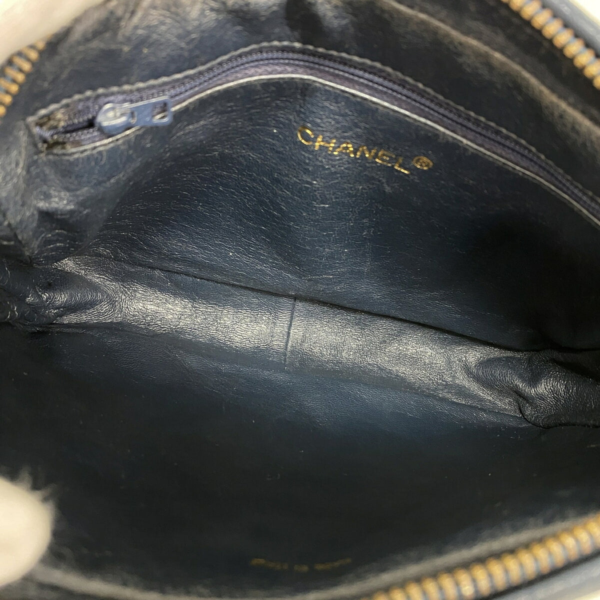 Chanel Navy Leather Shoulder Bag (Pre-Owned)
