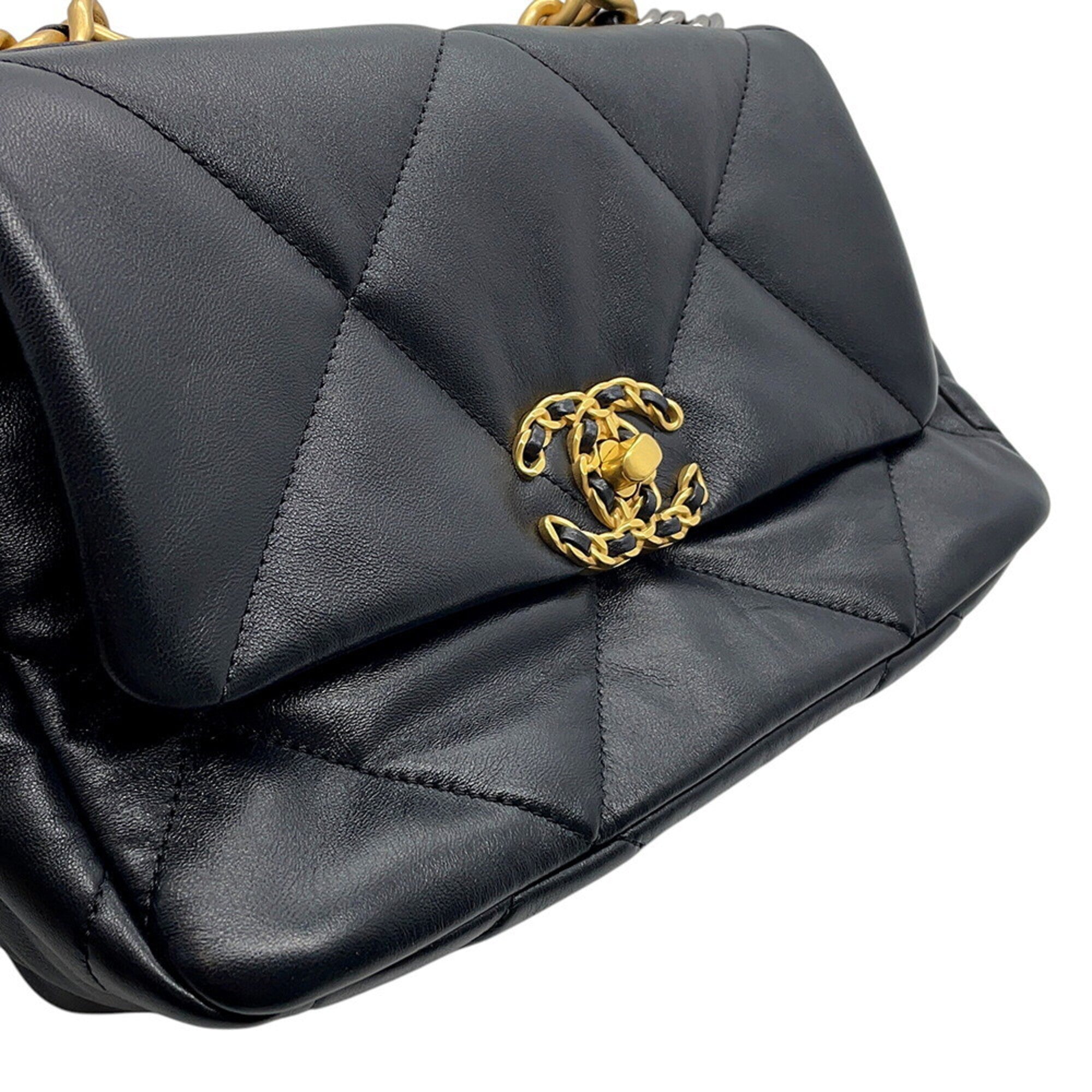 Chanel Matelasse Black Leather Handbag Shoulder Bag (Pre-Owned)