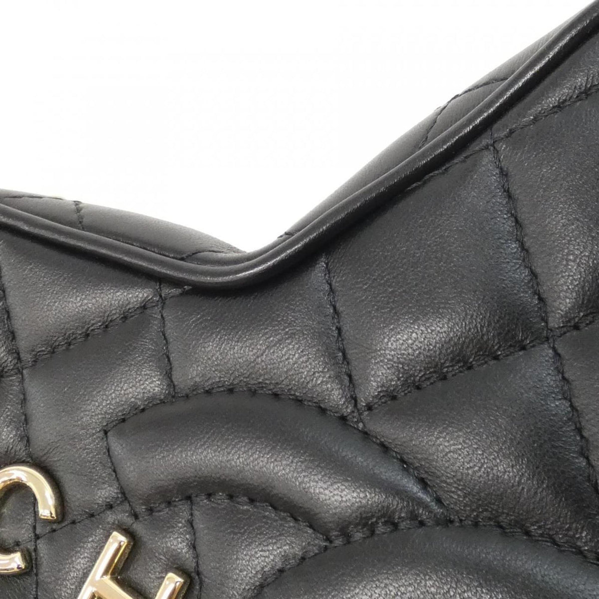 Chanel Black Leather Shoulder Bag (Pre-Owned)