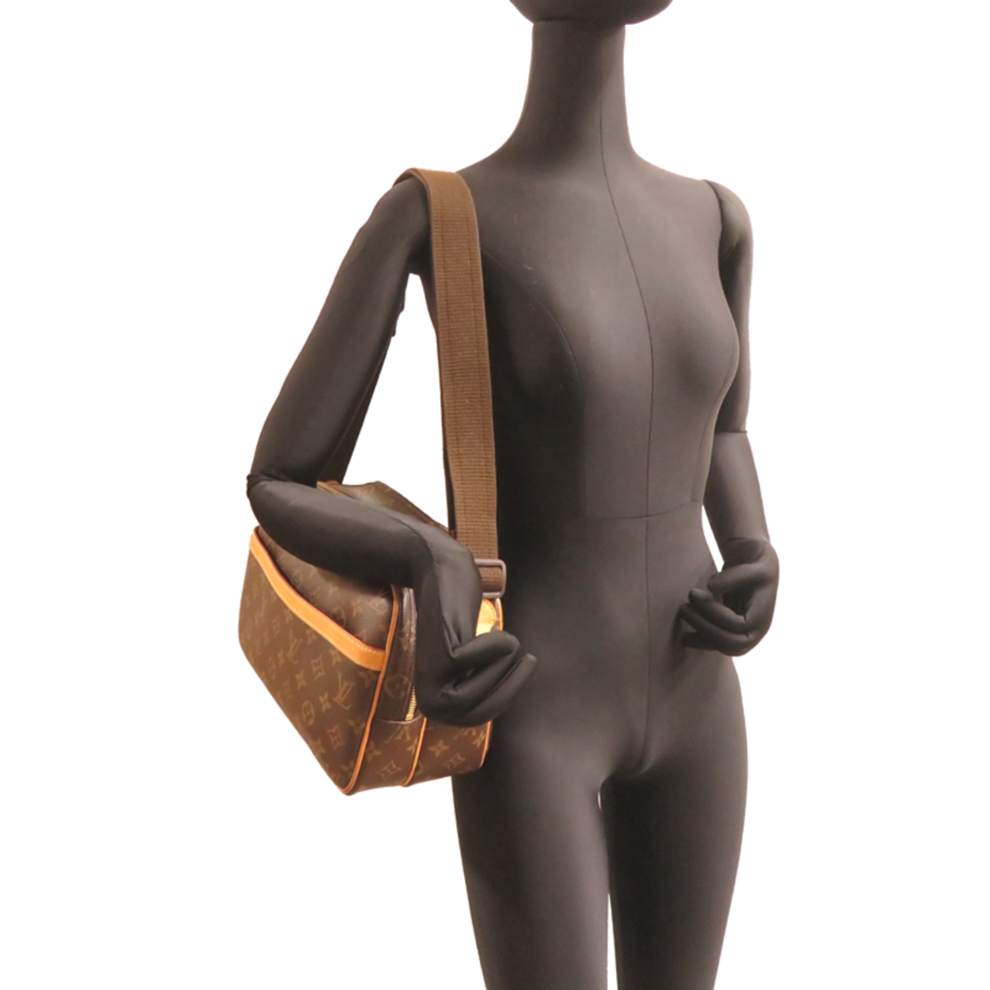 Louis Vuitton Brown Monogram Shoulder Bag (Pre-Owned)