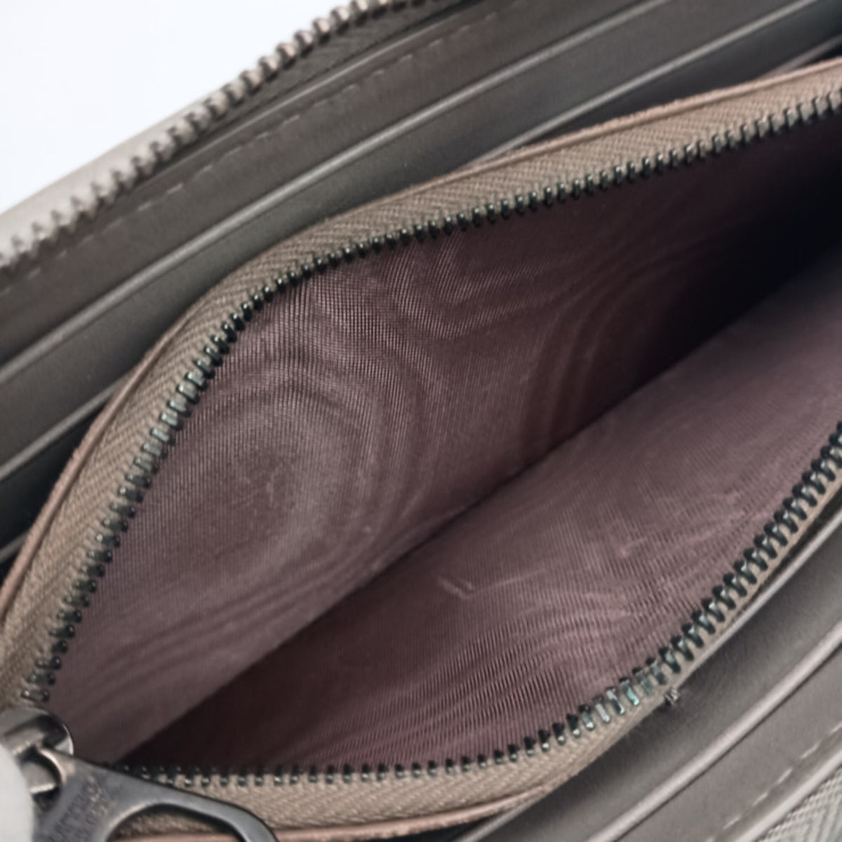 Bottega Veneta Gray Leather Long Wallet (Bi-Fold) (Pre-Owned)