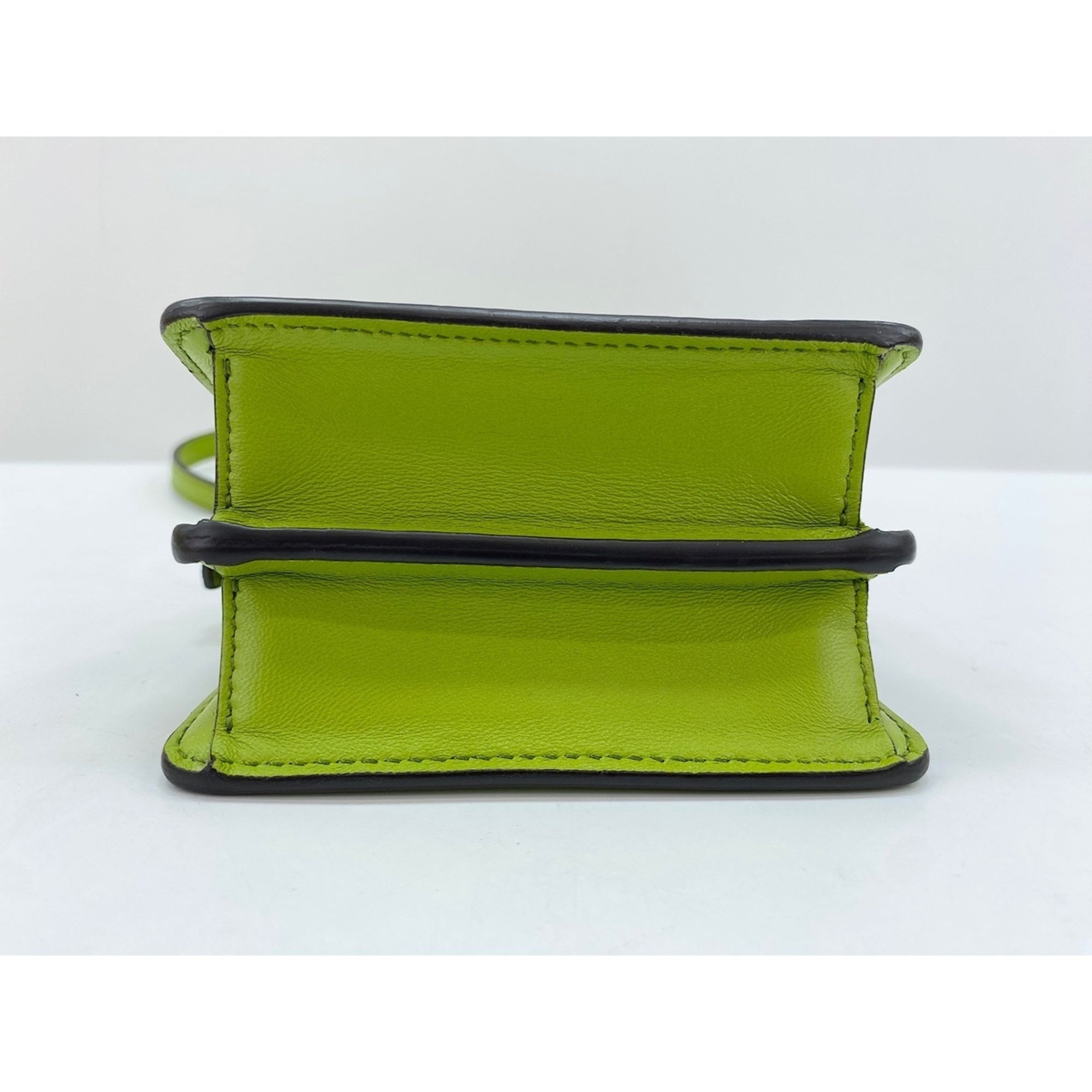 Fendi Green Shoulder Bag (Pre-Owned)