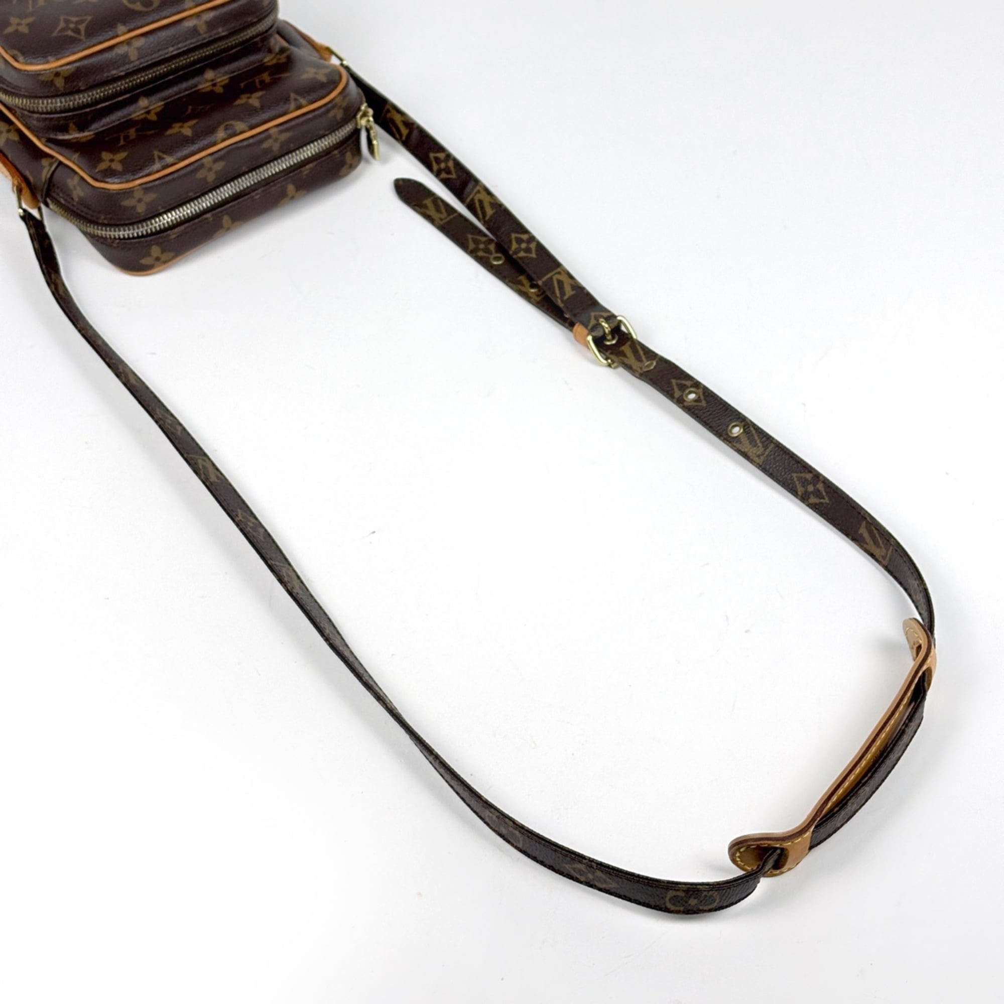 Louis Vuitton Brown Monogram Shoulder Bag (Pre-Owned)
