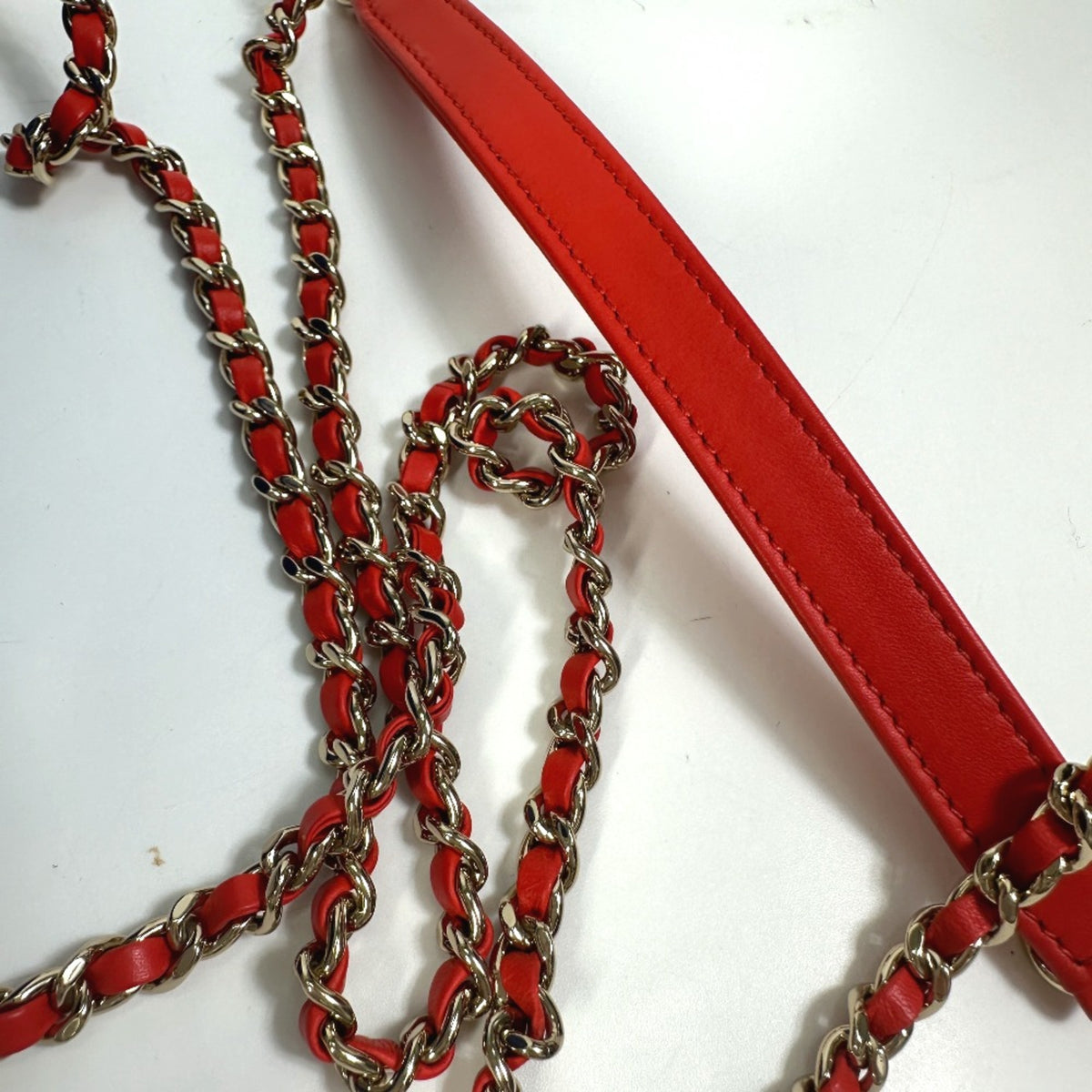 Chanel Red Leather Shoulder Bag (Pre-Owned)