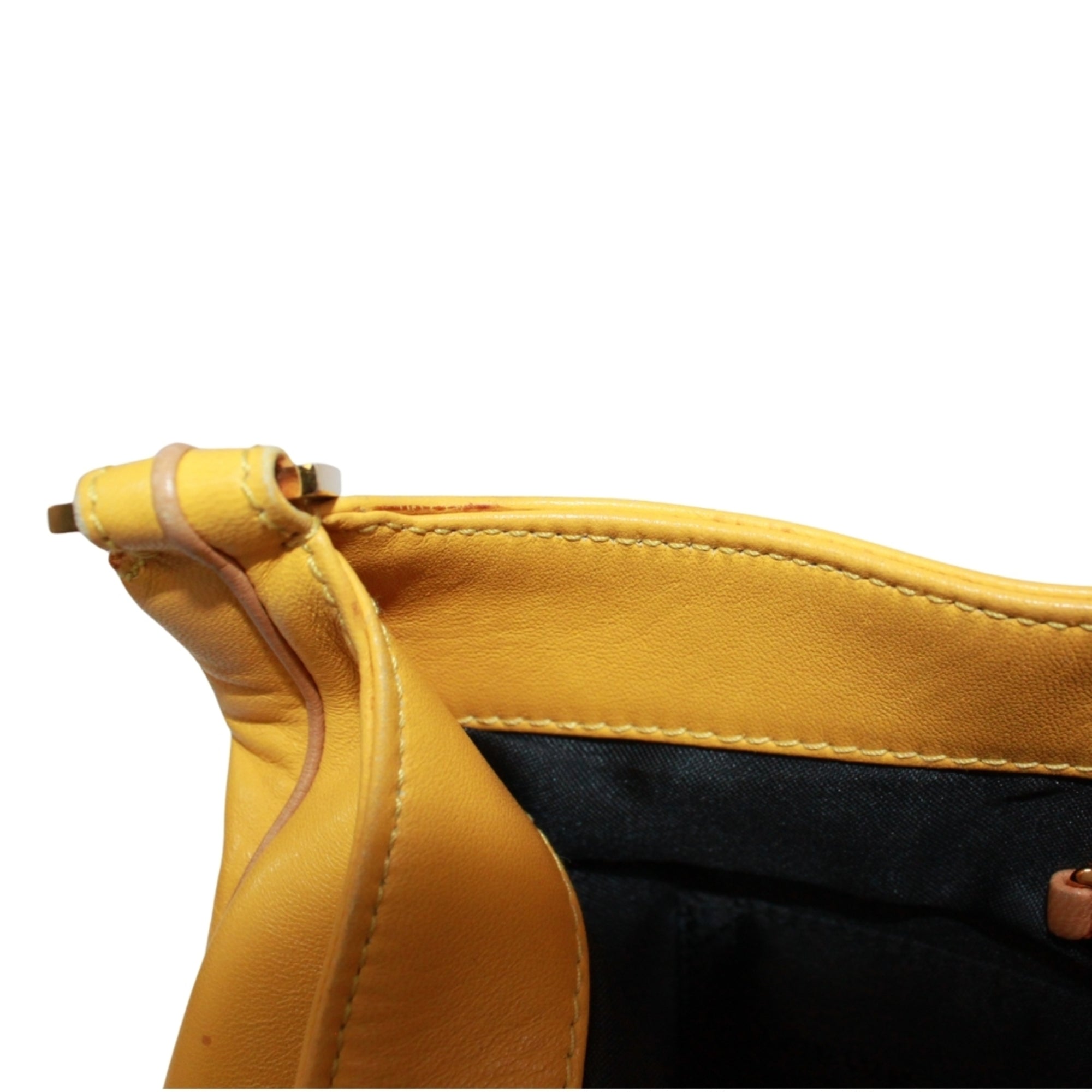 Loewe Yellow Leather Shoulder Bag (Pre-Owned)