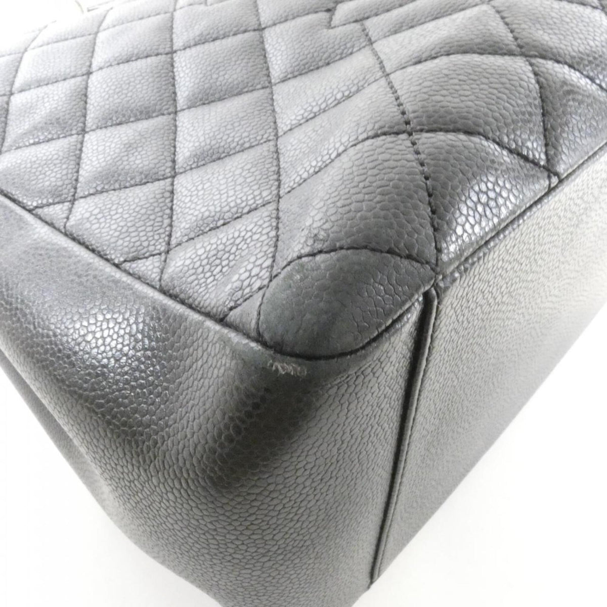 Chanel Black Grained Calfskin Shoulder Bag (Pre-Owned)