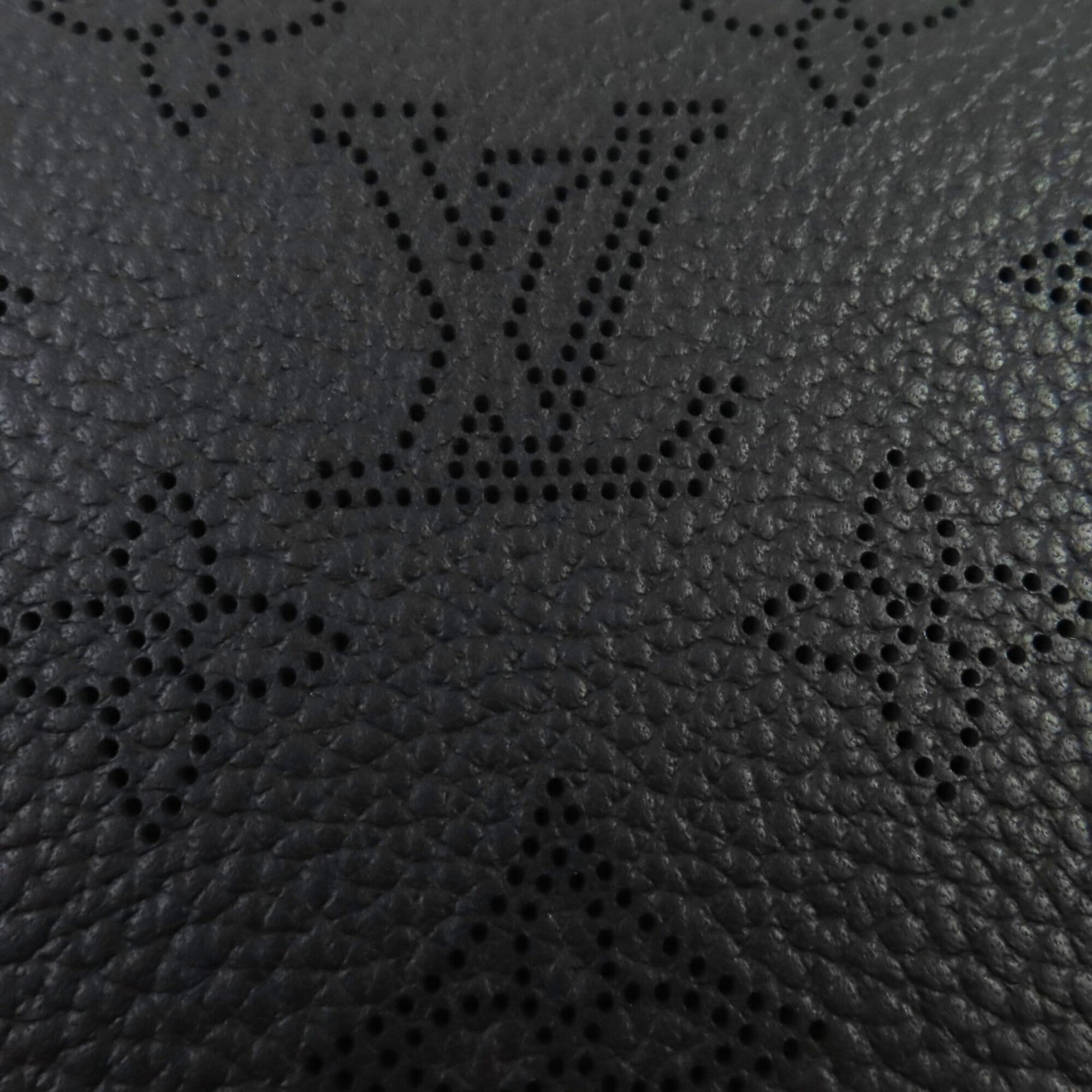 Louis Vuitton Mahina Noir Mahina Leather Long Wallet (Bi-Fold) (Pre-Owned)