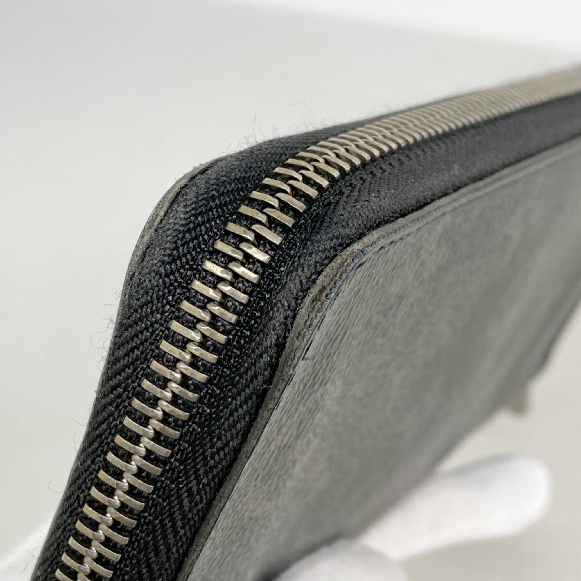 Louis Vuitton Black Long Wallet (Bi-Fold) (Pre-Owned)