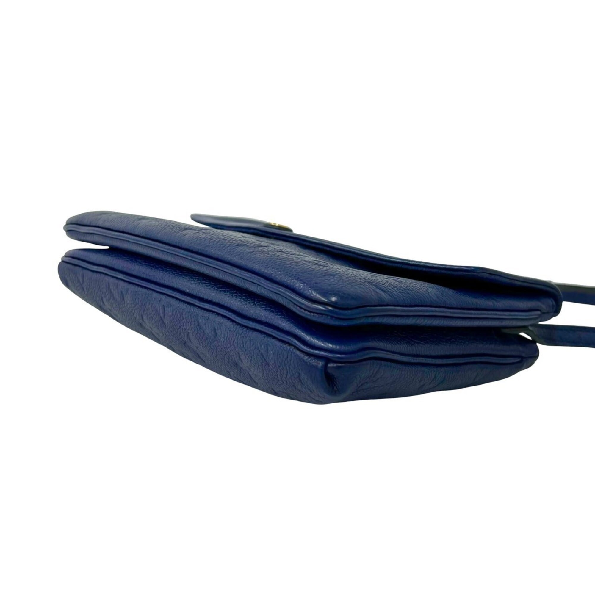 Louis Vuitton Blue Leather Pochette Shoulder Bag (Pre-Owned)