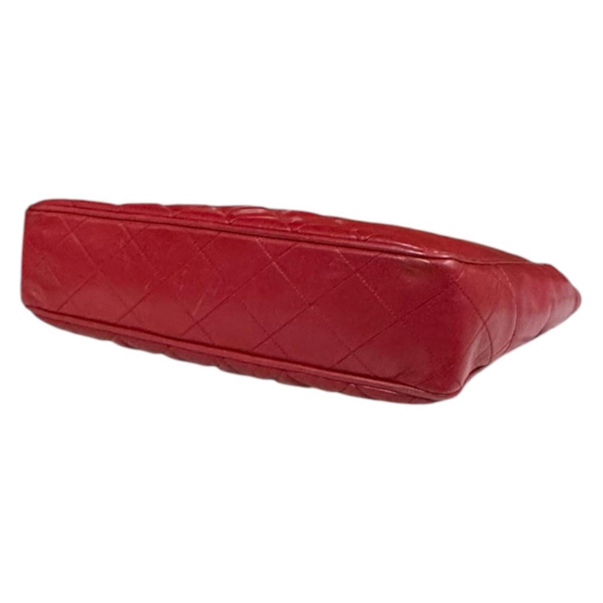 Chanel Red Color Leather Shoulder Bag (Pre-Owned)