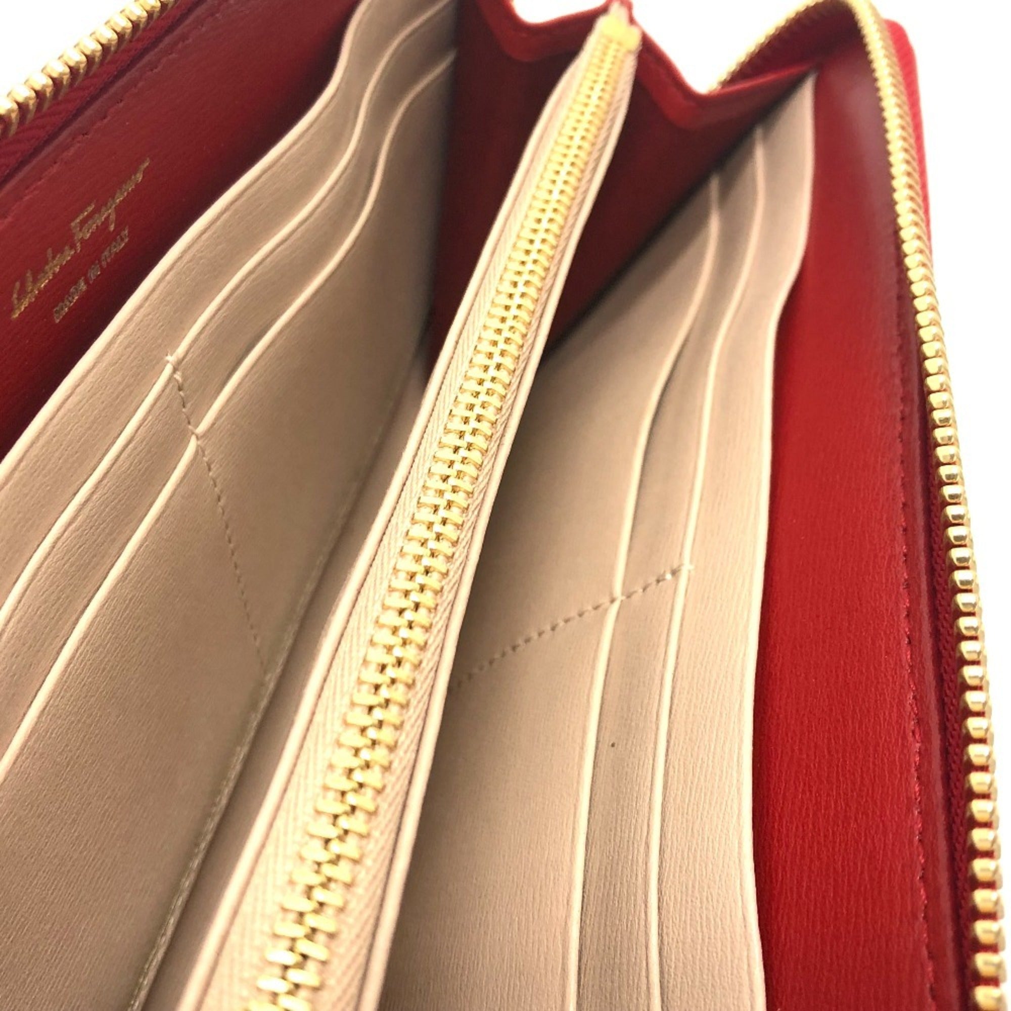 Salvatore Ferragamo Gancini Red Color Leather Long Wallet (Bi-Fold) (Pre-Owned)