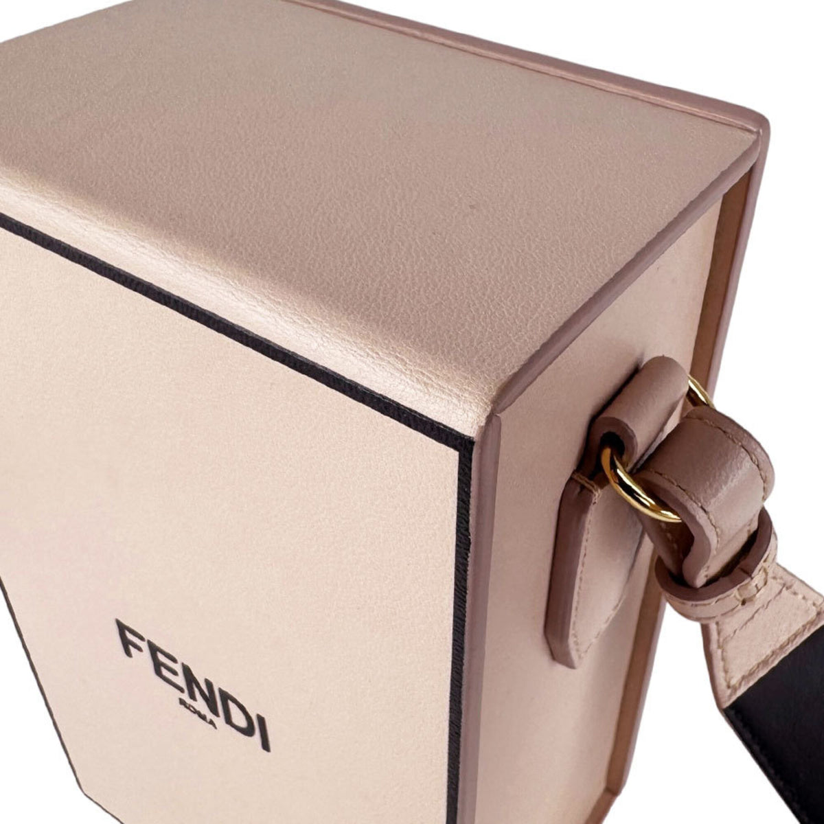 Fendi Pink Beige Leather Shoulder Bag (Pre-Owned)