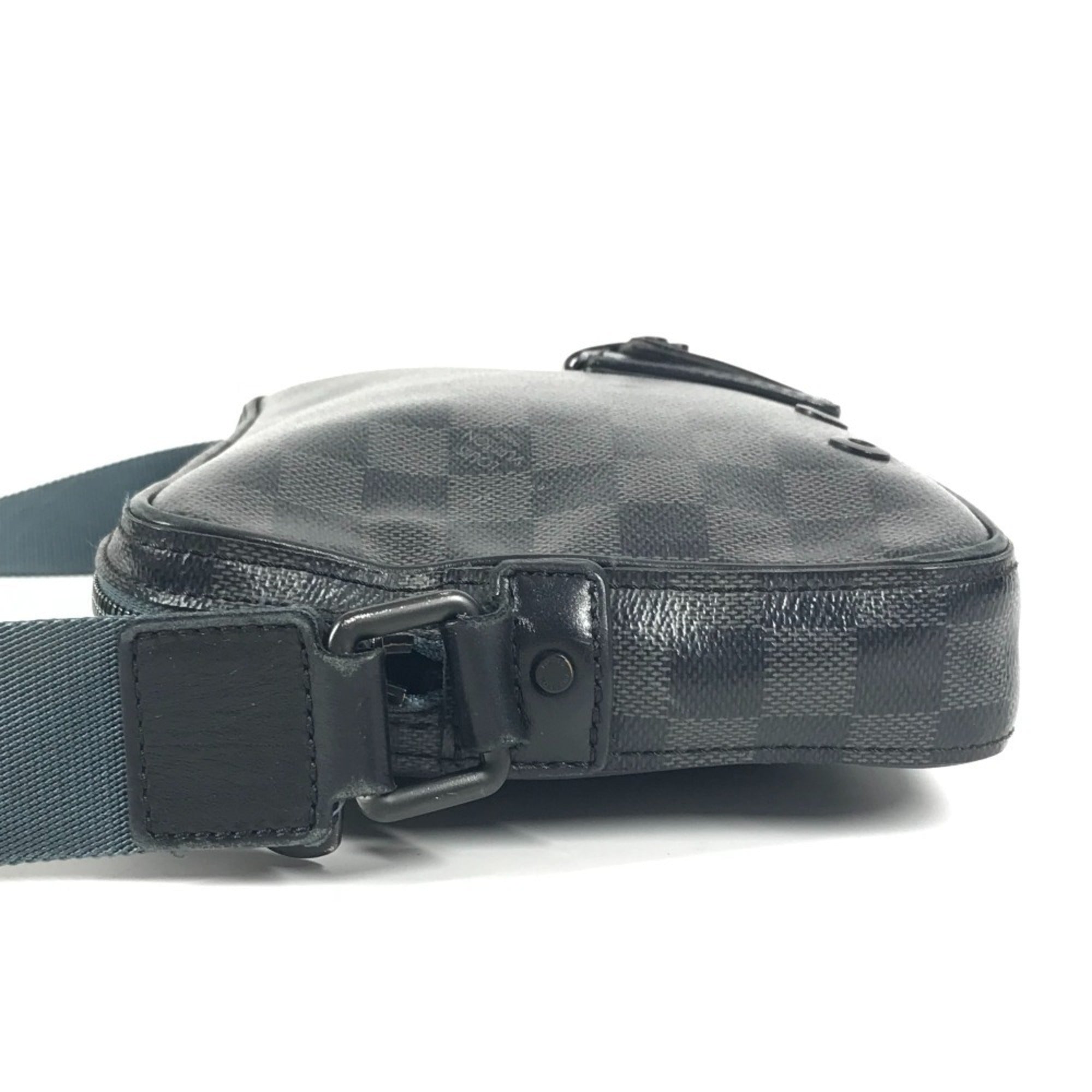 Louis Vuitton Black Damier Graphite Damier Graphite Messenger Bag Shoulder Bag (Pre-Owned)