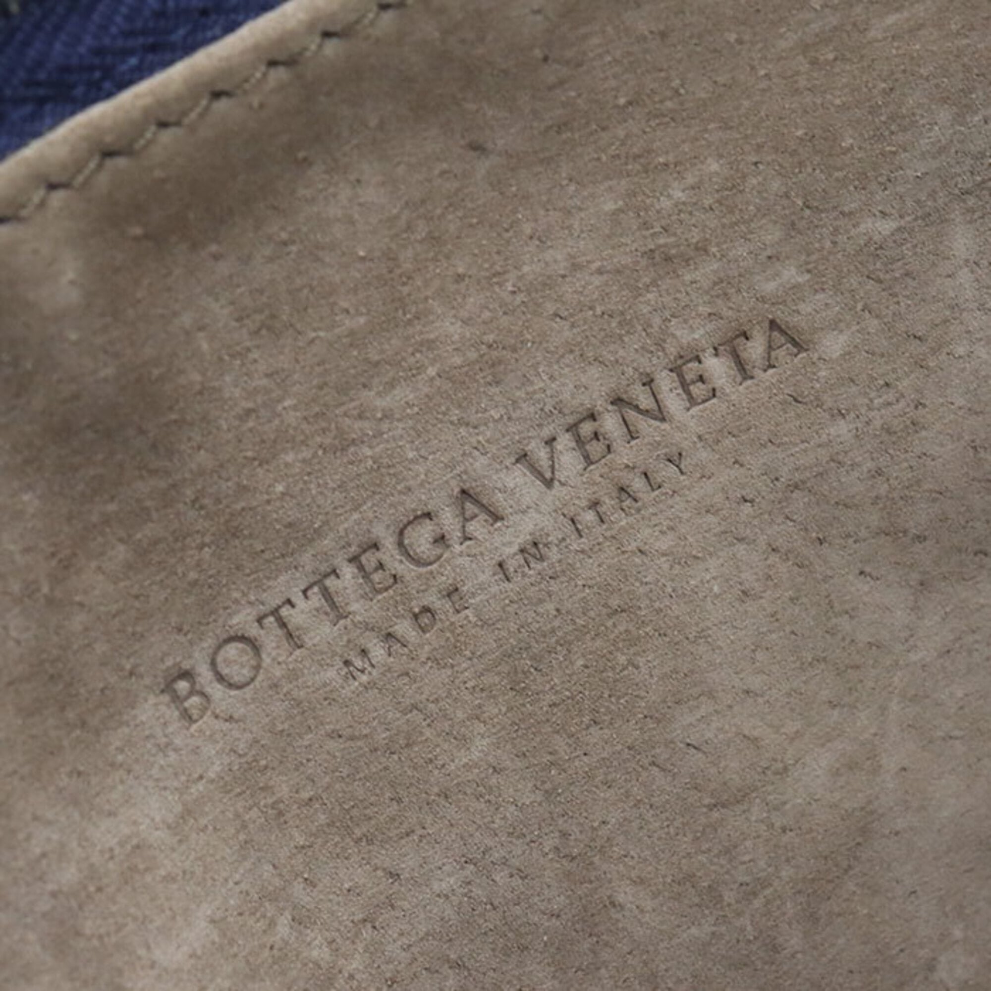 Bottega Veneta Blue Leather Handbag (Pre-Owned)