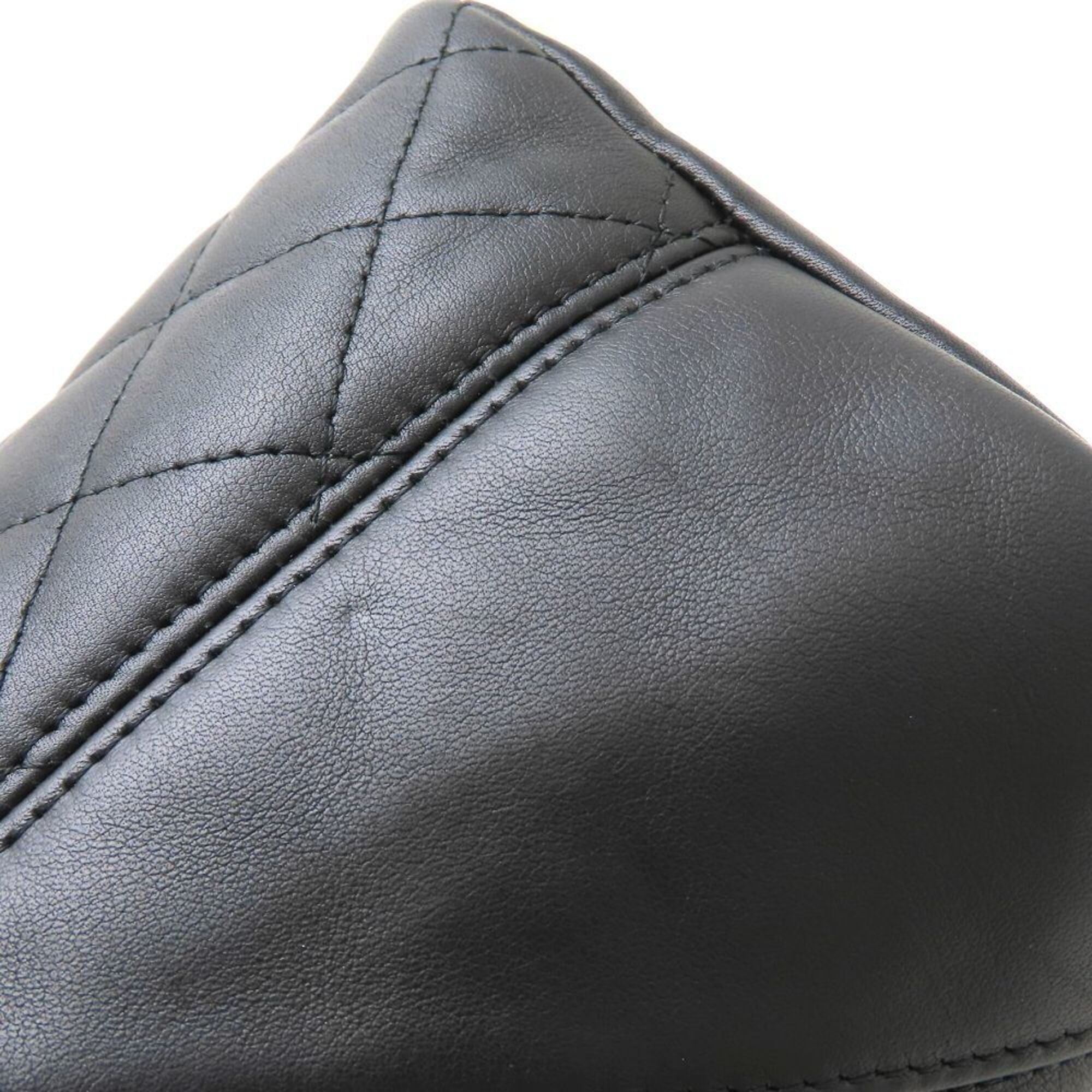 Chanel Black Leather Patent Leather Tote Bag (Pre-Owned)