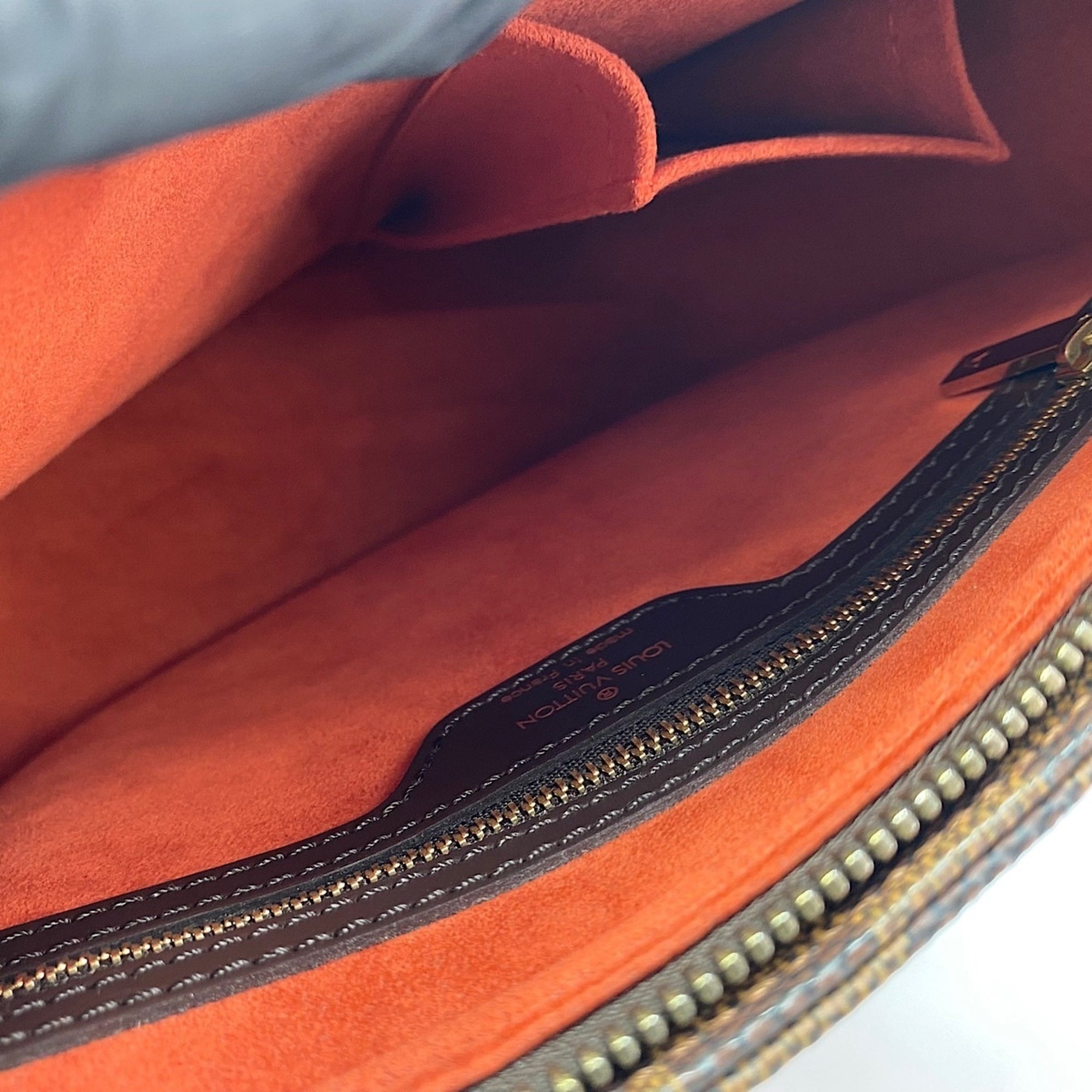 Louis Vuitton Brown Shoulder Bag (Pre-Owned)
