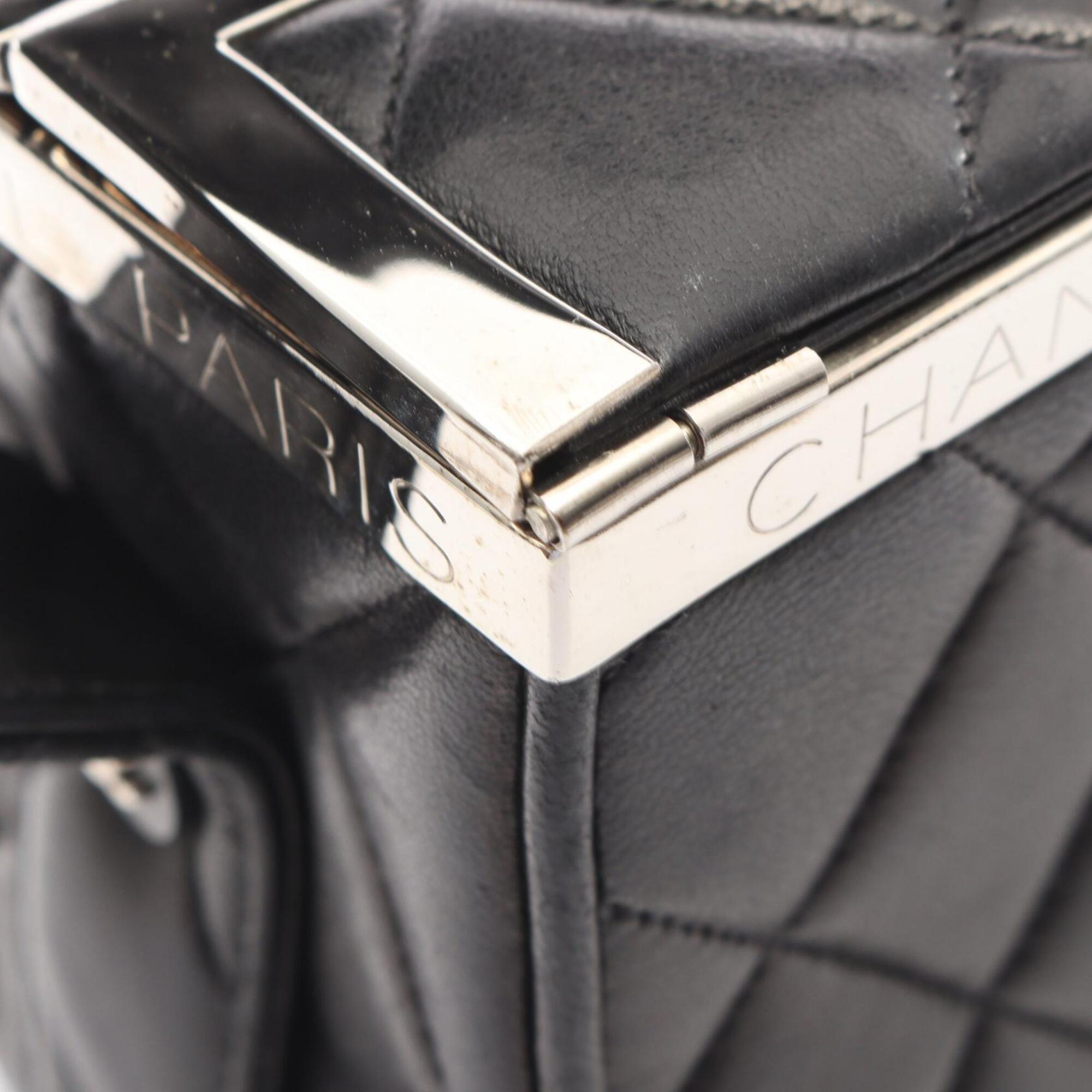 Chanel Black Leather Handbag (Pre-Owned)