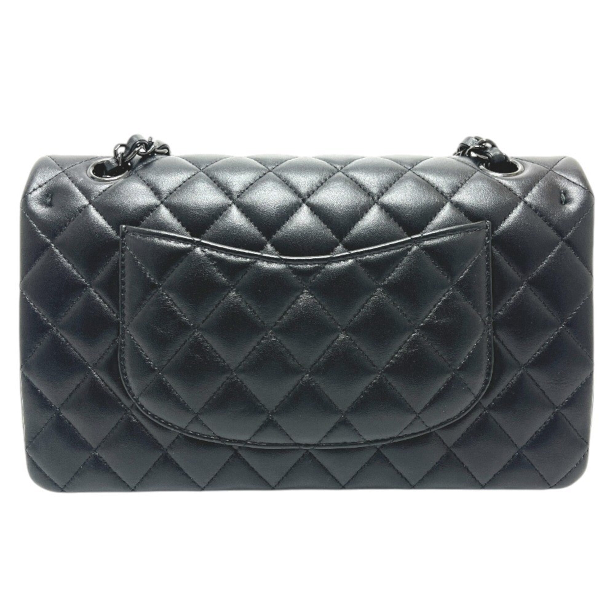 Chanel Black Leather Shoulder Bag (Pre-Owned)