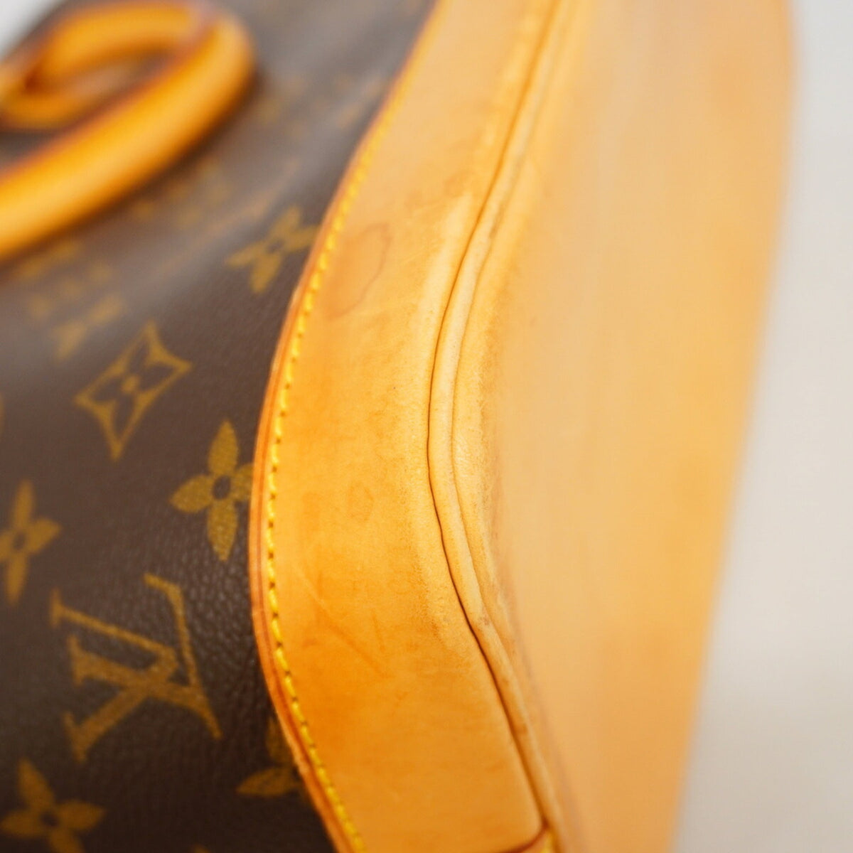Louis Vuitton Brown Handbag (Pre-Owned)
