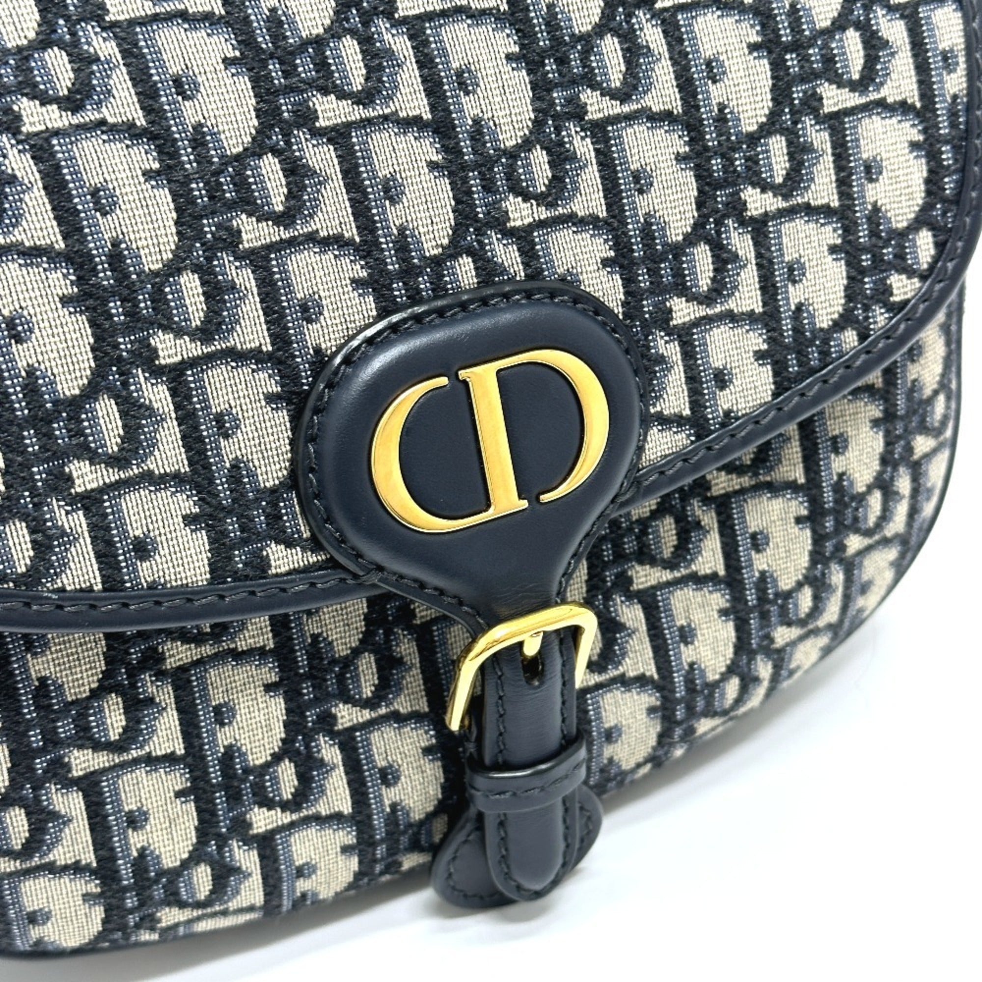 Christian Dior Gray Leather Shoulder Bag (Pre-Owned)