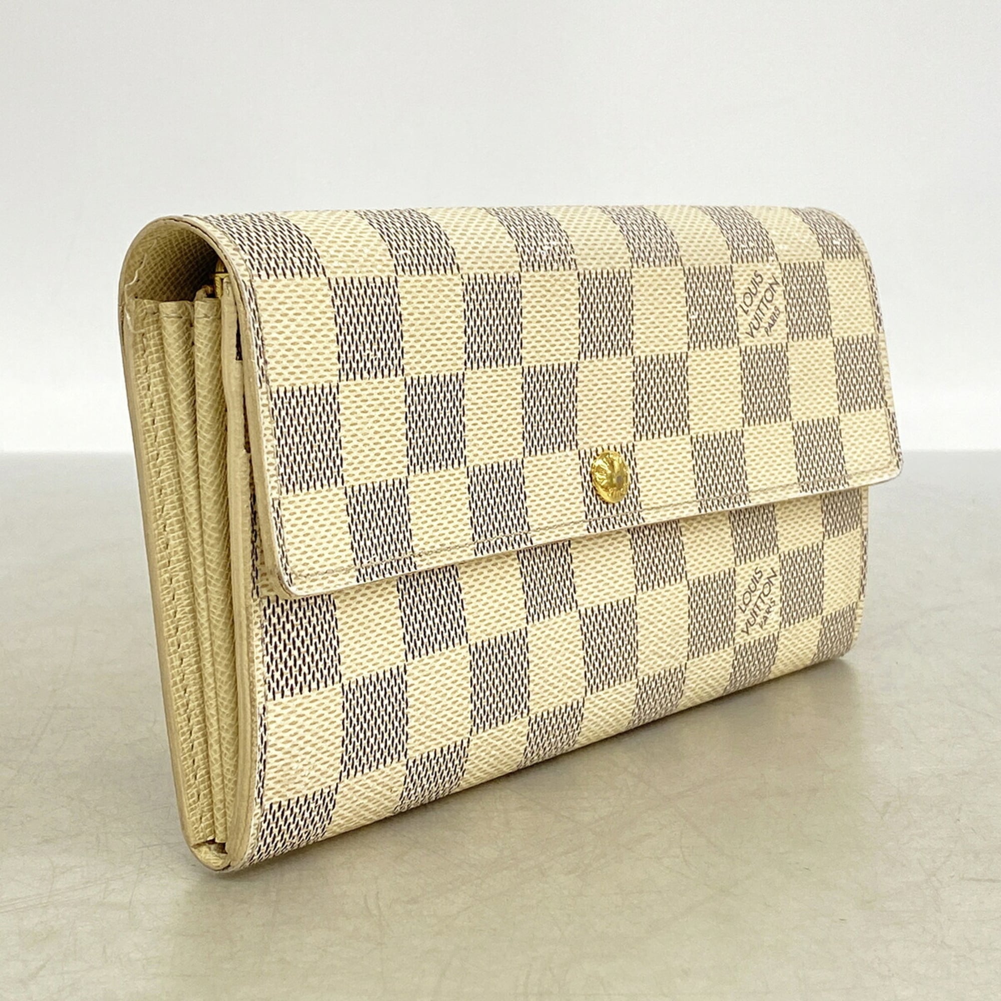 Louis Vuitton White Long Wallet (Bi-Fold) (Pre-Owned)