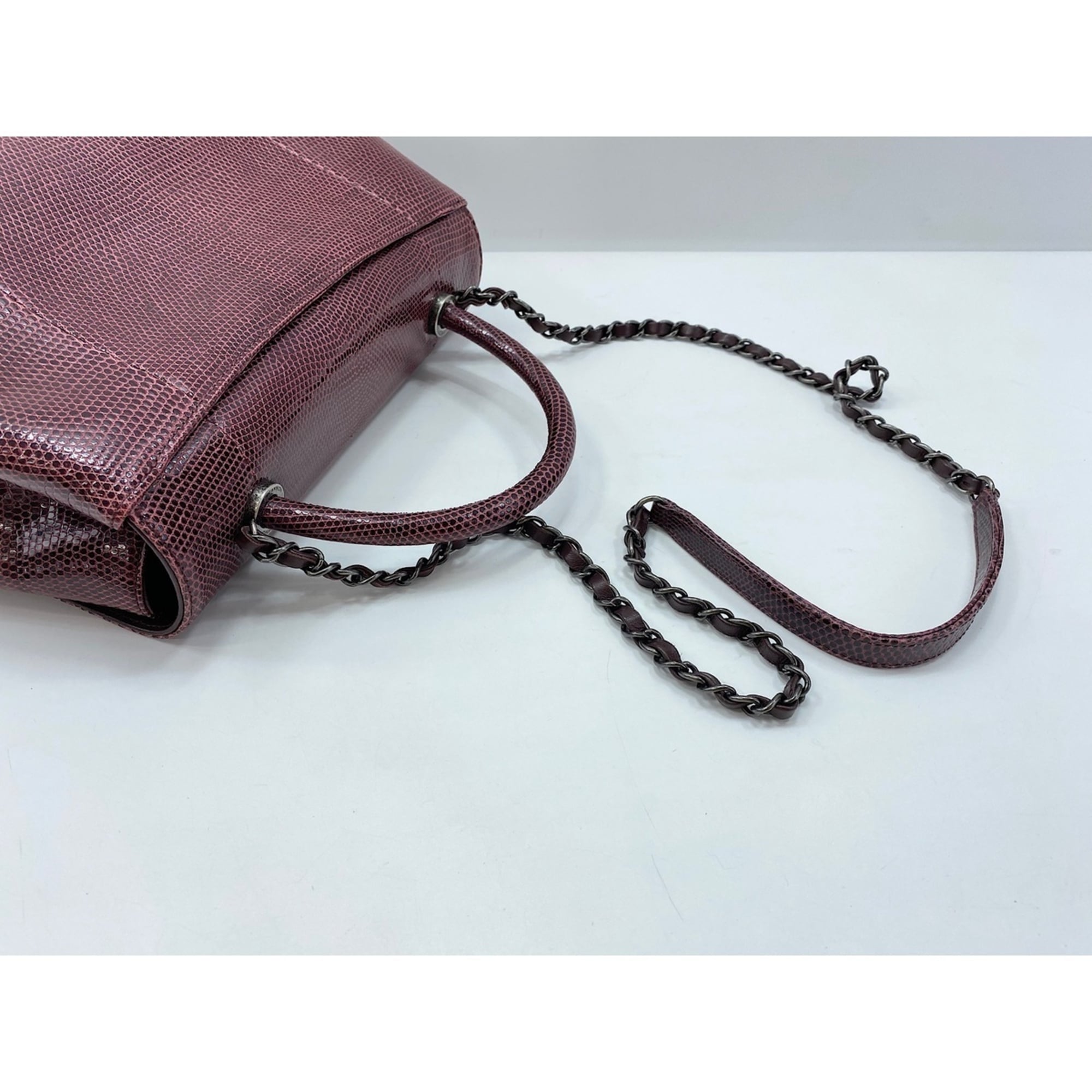 Chanel Red Color Wine Shoulder Bag (Pre-Owned)