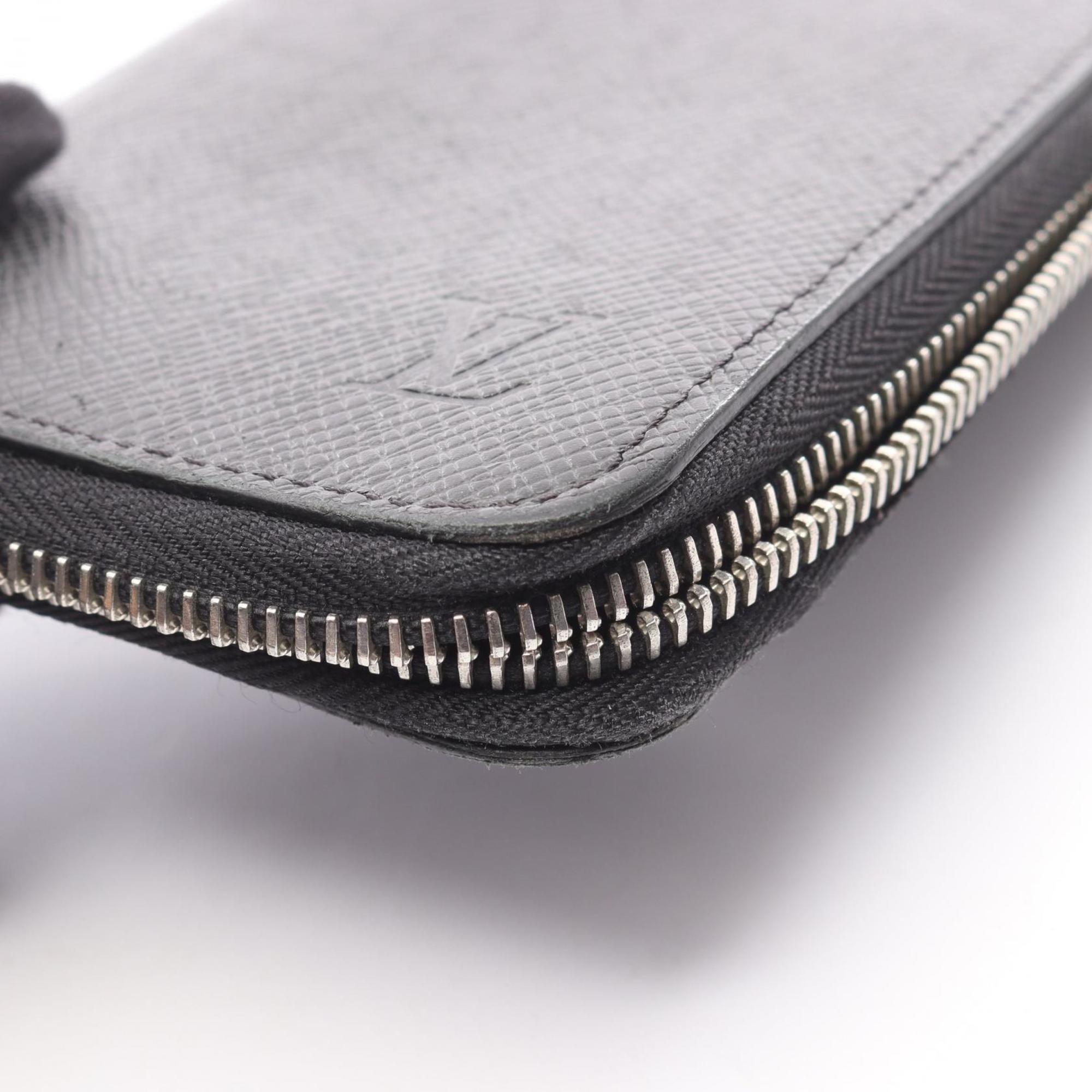 Louis Vuitton Taiga Black Taiga Leather Long Wallet (Bi-Fold) (Pre-Owned)
