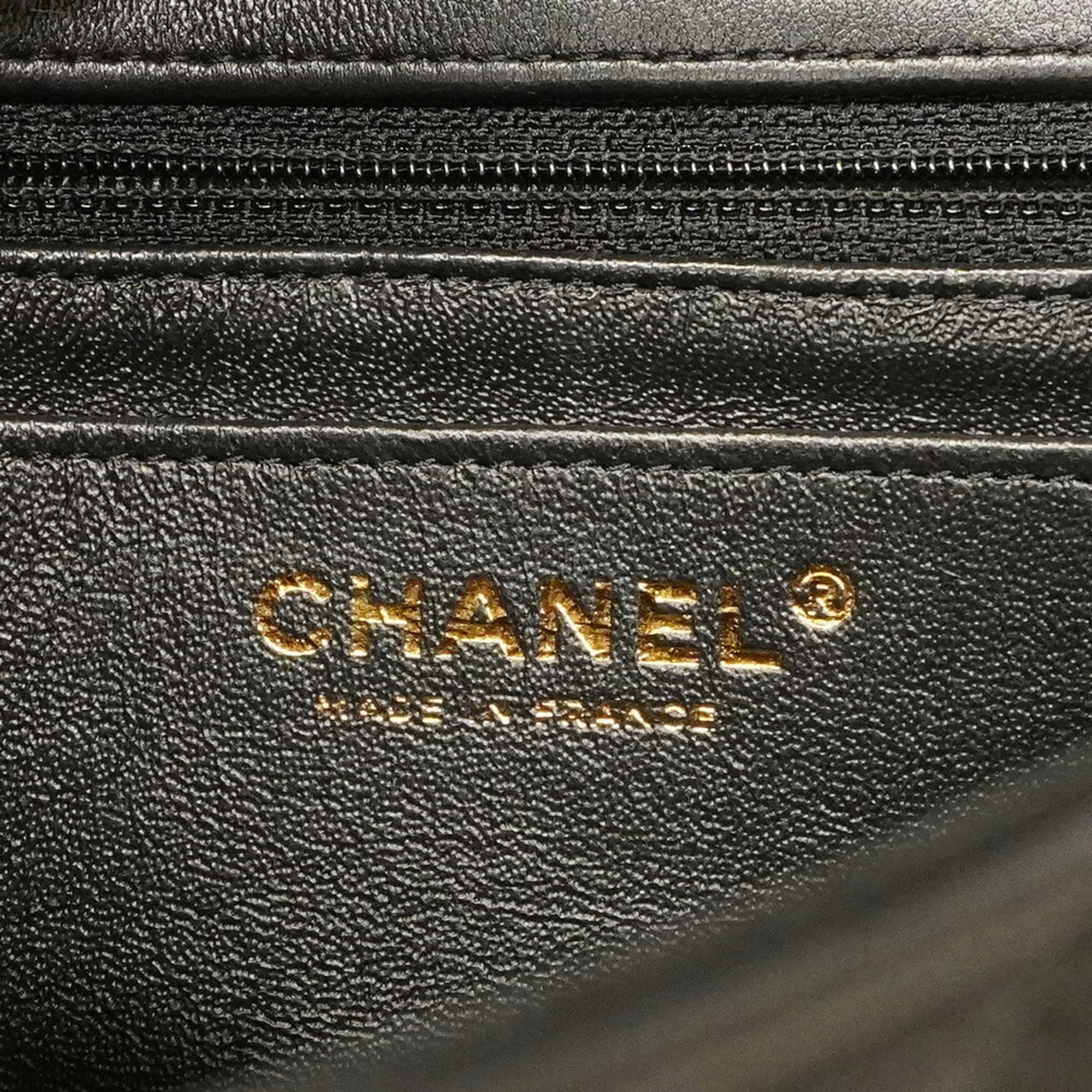 Chanel Black Leather Shoulder Bag (Pre-Owned)