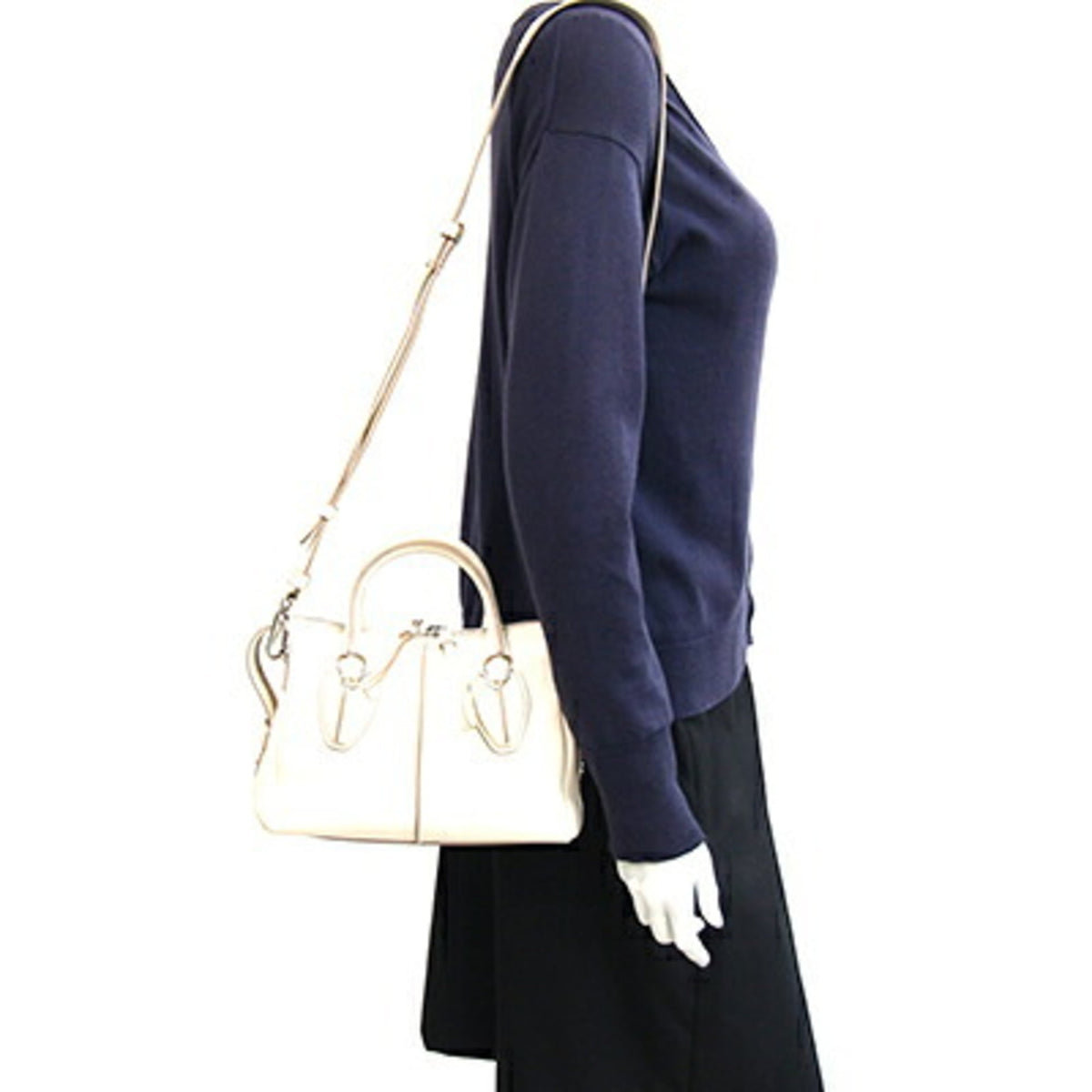 Tod's Ivory Leather Handbag (Pre-Owned)