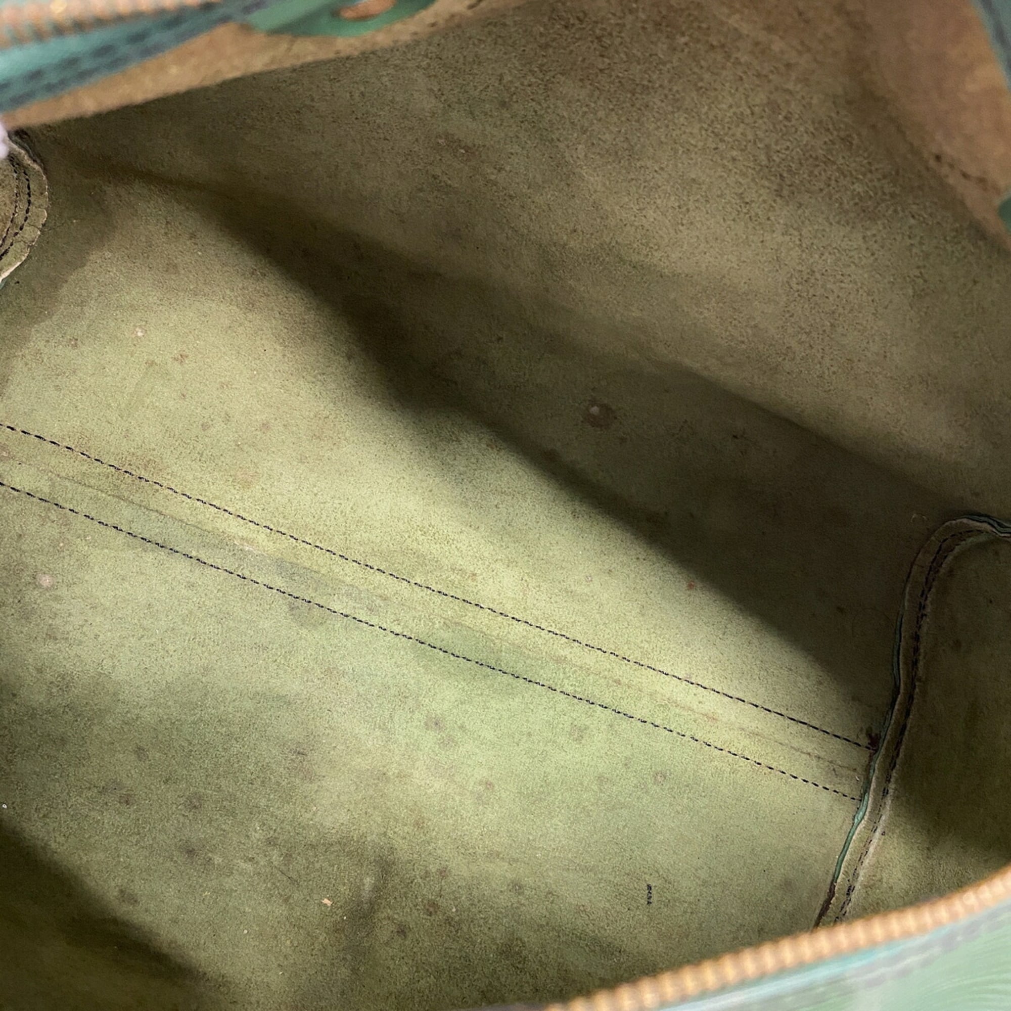Louis Vuitton Borneo Green Handbag (Pre-Owned)