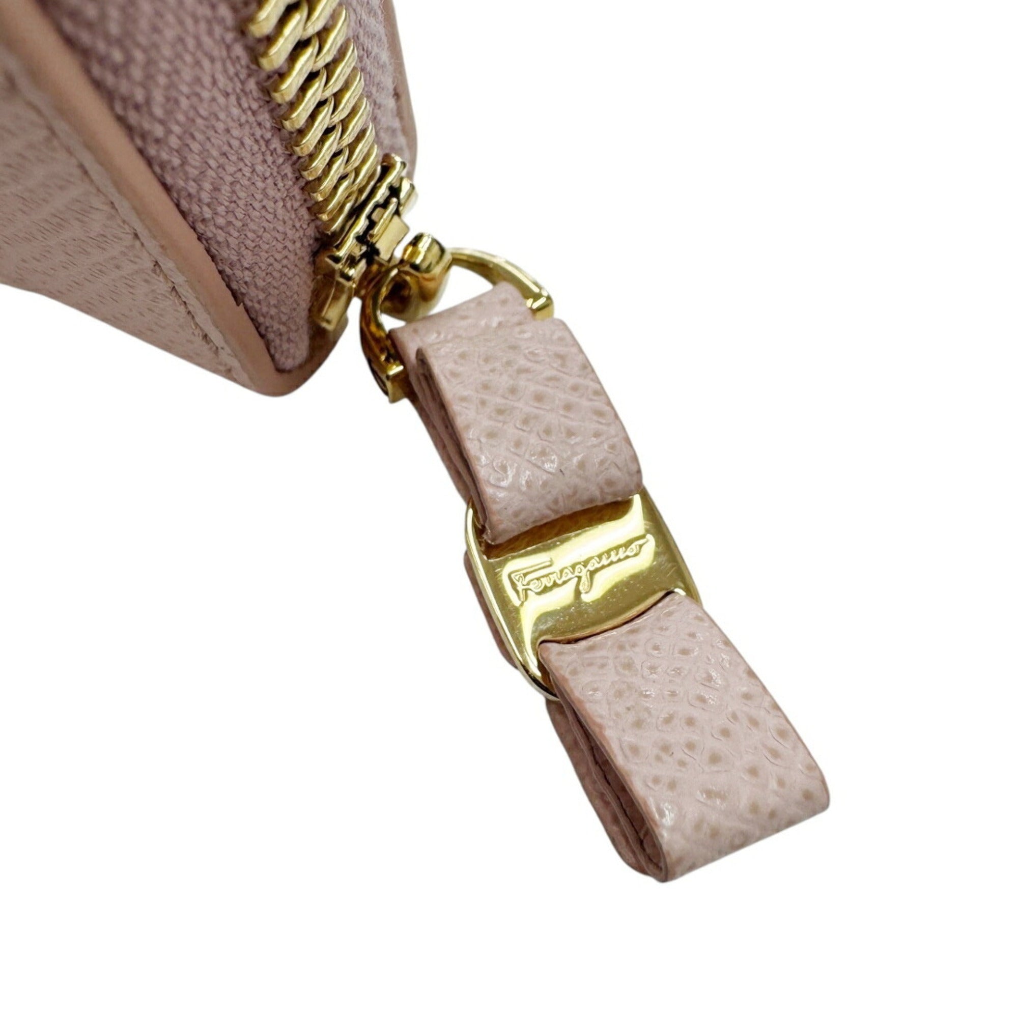 Salvatore Ferragamo Light Pink Leather Coin Purse/Coin Case (Pre-Owned)