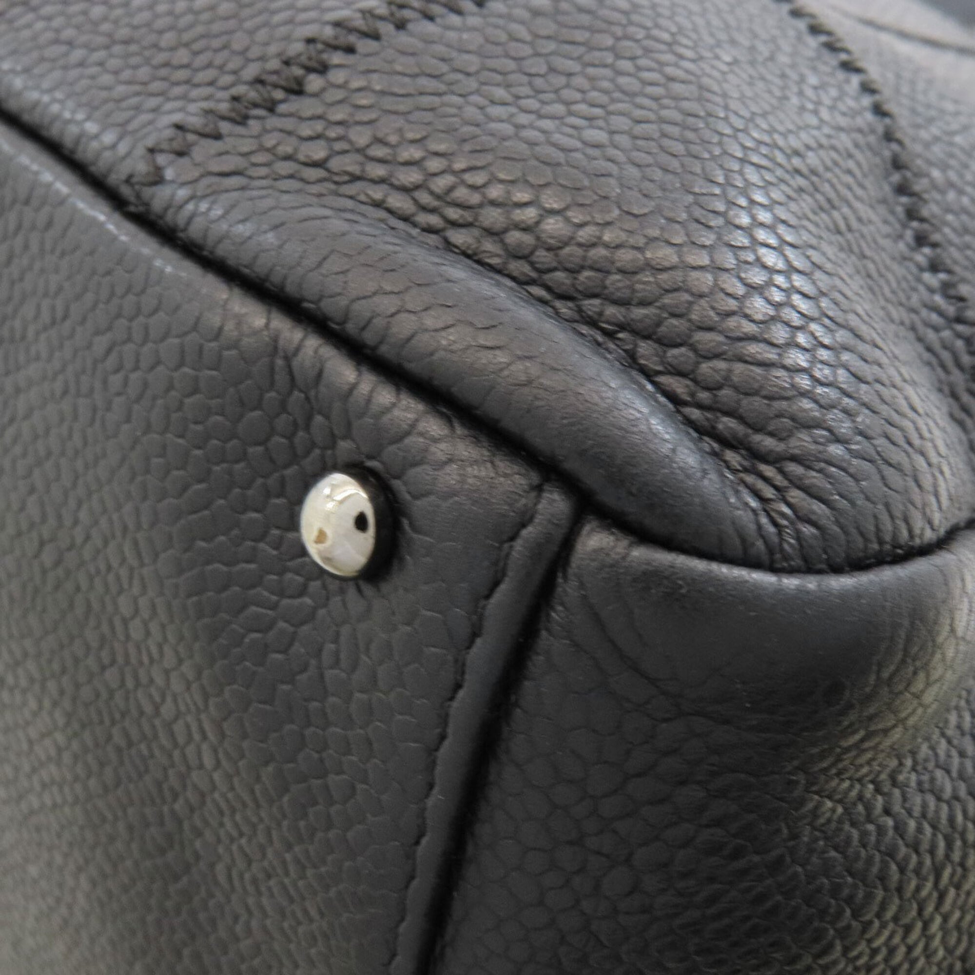 Chanel Black Leather Tote Bag (Pre-Owned)