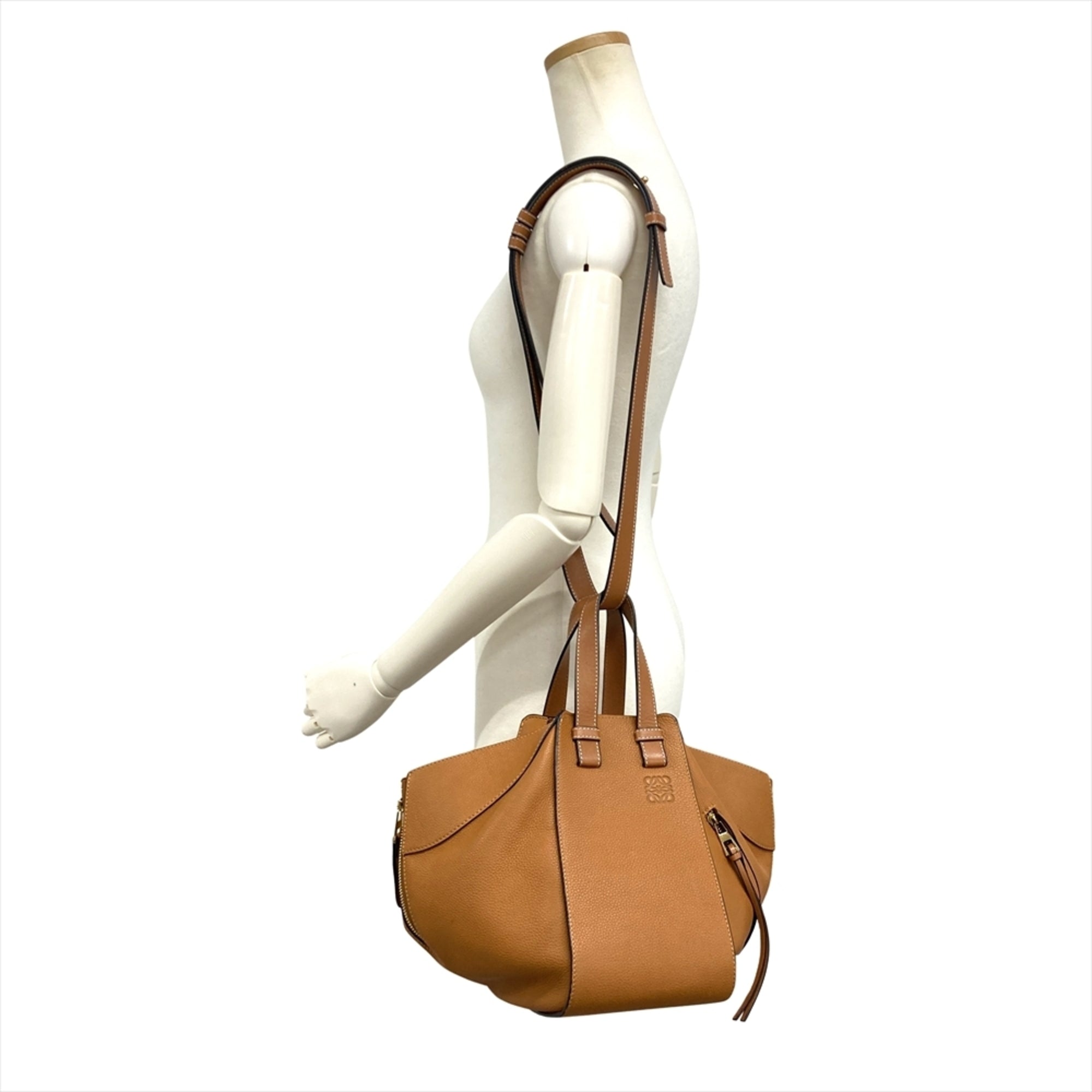 Loewe Camel Leather Shoulder Bag (Pre-Owned)