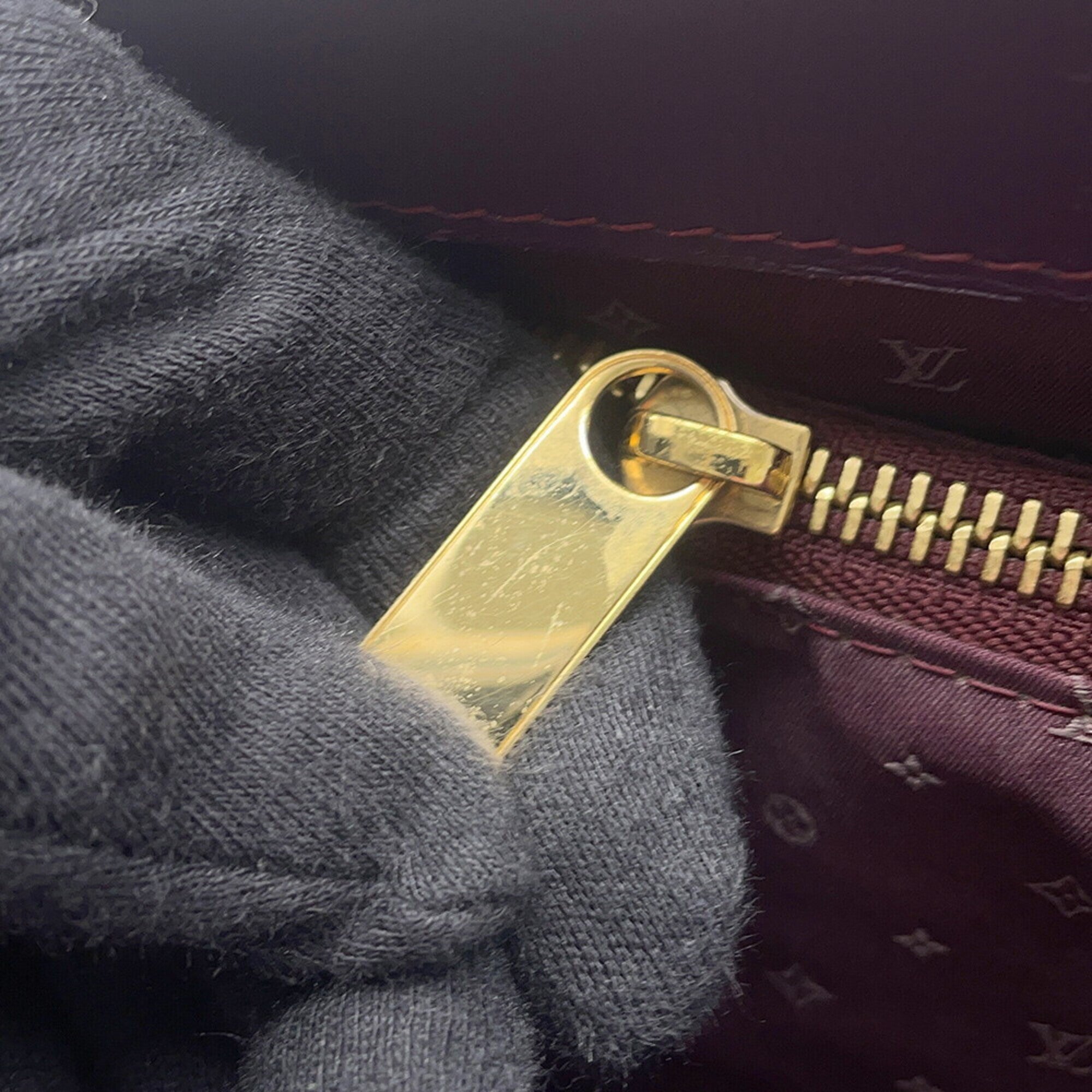 Louis Vuitton Purple Suhali Leather Handbag (Pre-Owned)