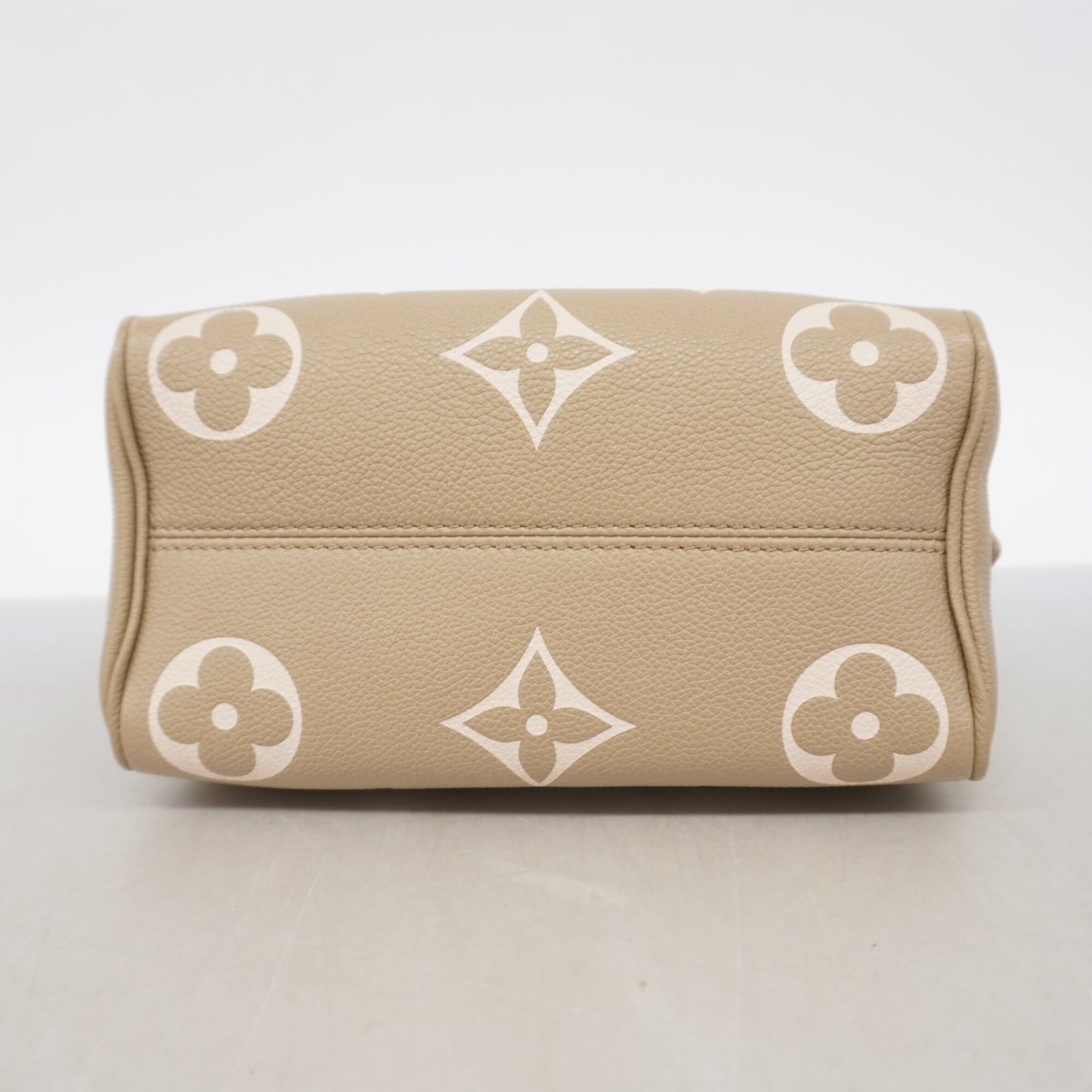 Louis Vuitton Cream Tourterelle Handbag (Pre-Owned)