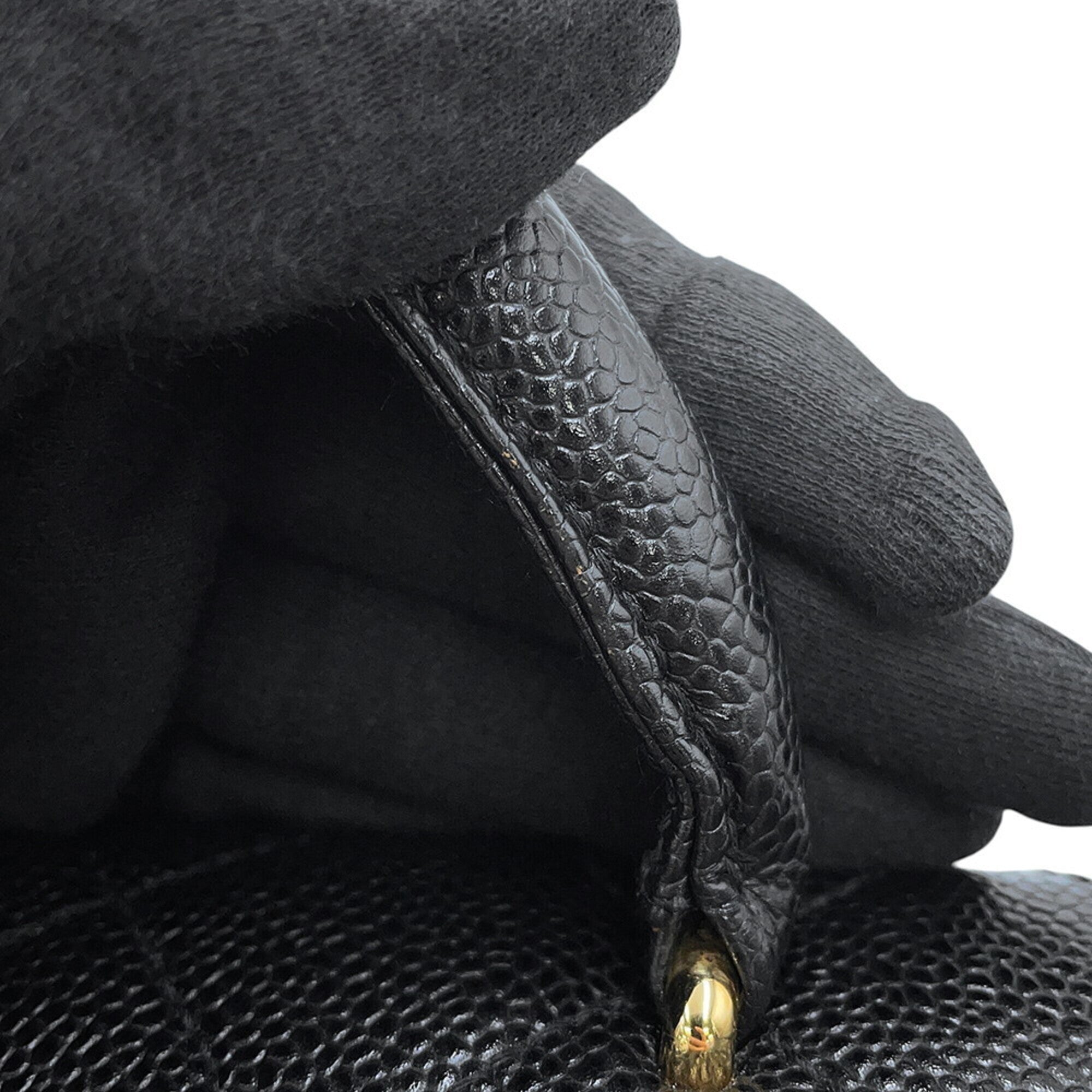 Chanel Black Grained Calfskin Handbag (Pre-Owned)