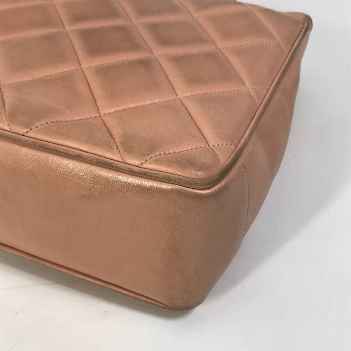 Chanel Pink Leather Shoulder Bag (Pre-Owned)