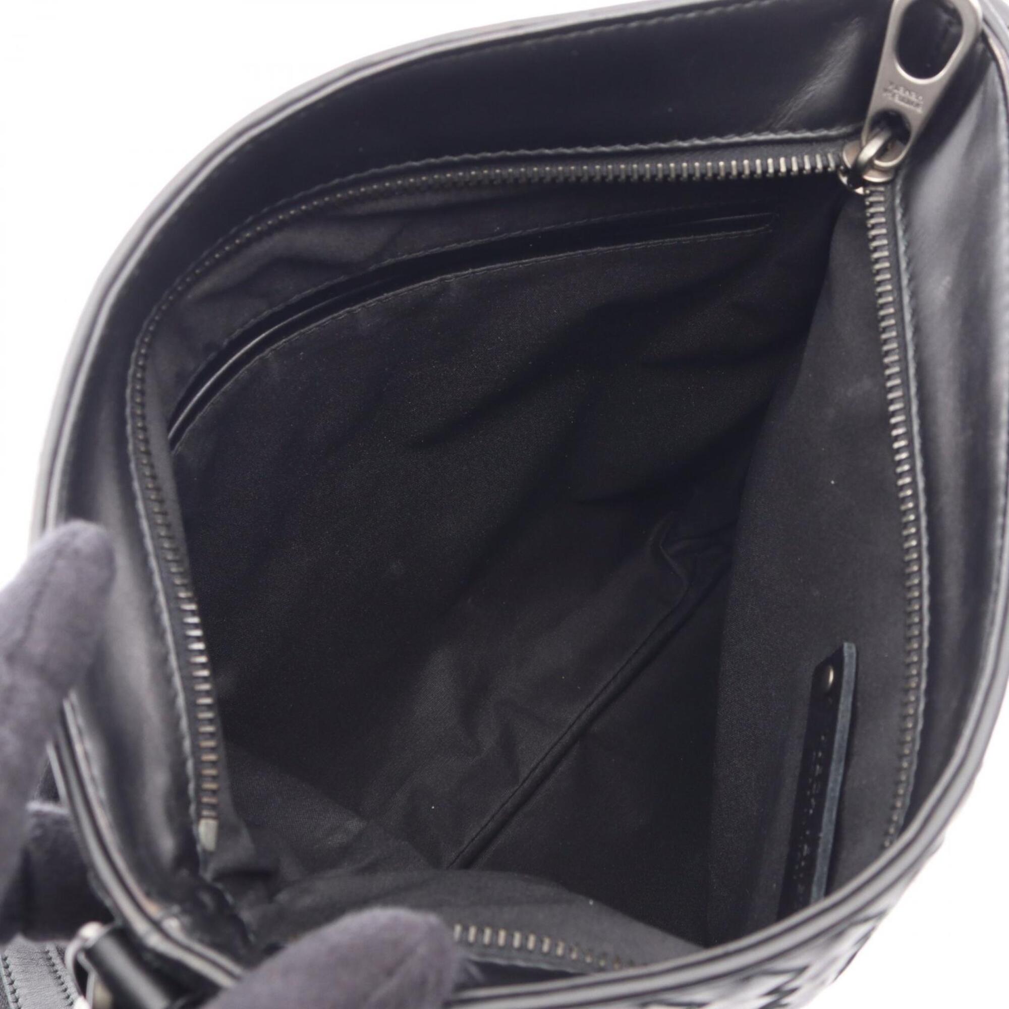 Bottega Veneta Black Leather Handbag Shoulder Bag (Pre-Owned)