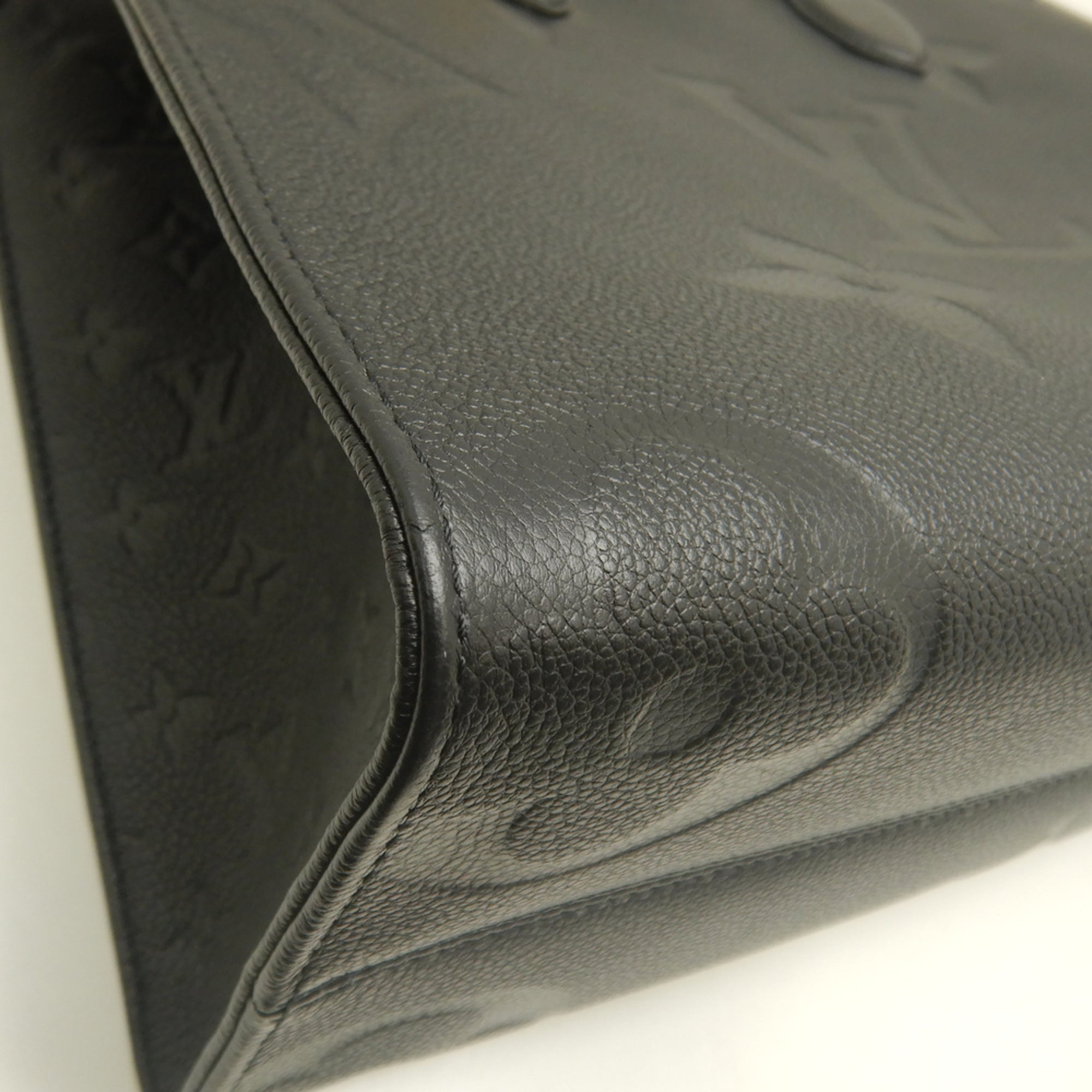 Louis Vuitton Noir Leather Tote Bag (Pre-Owned)