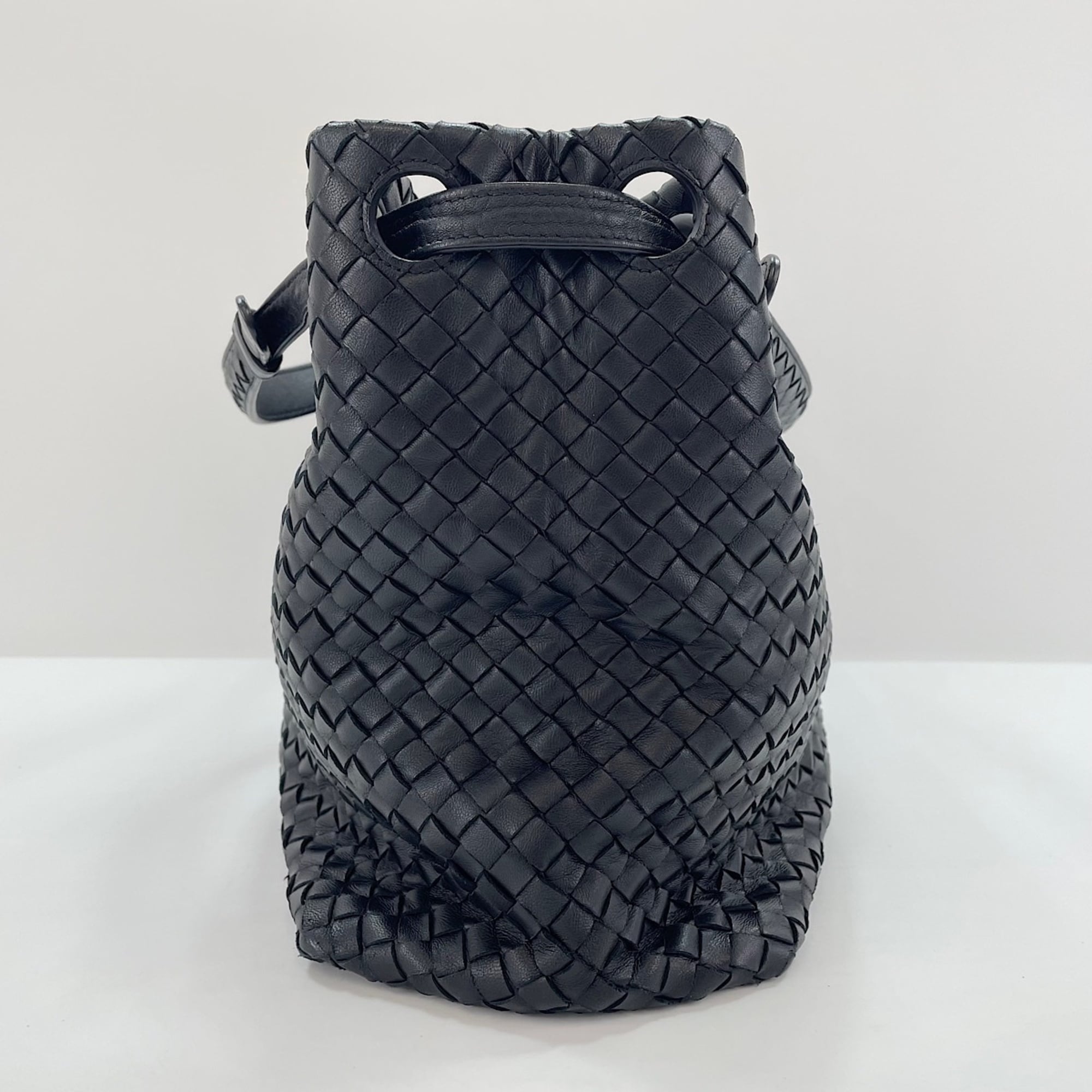 Bottega Veneta Black Handbag (Pre-Owned)