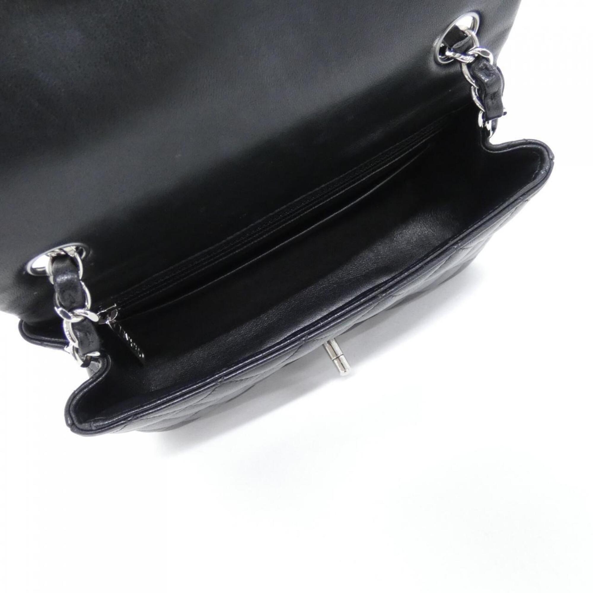 Chanel Black Leather Shoulder Bag (Pre-Owned)