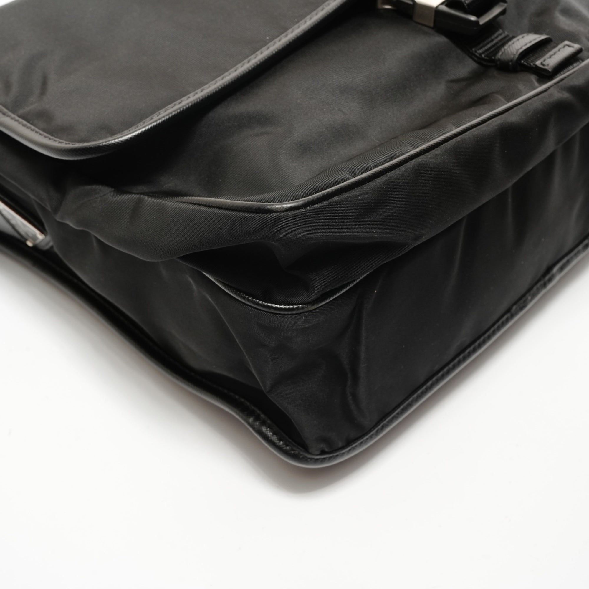 Prada Black Nylon Shoulder Bag (Pre-Owned)