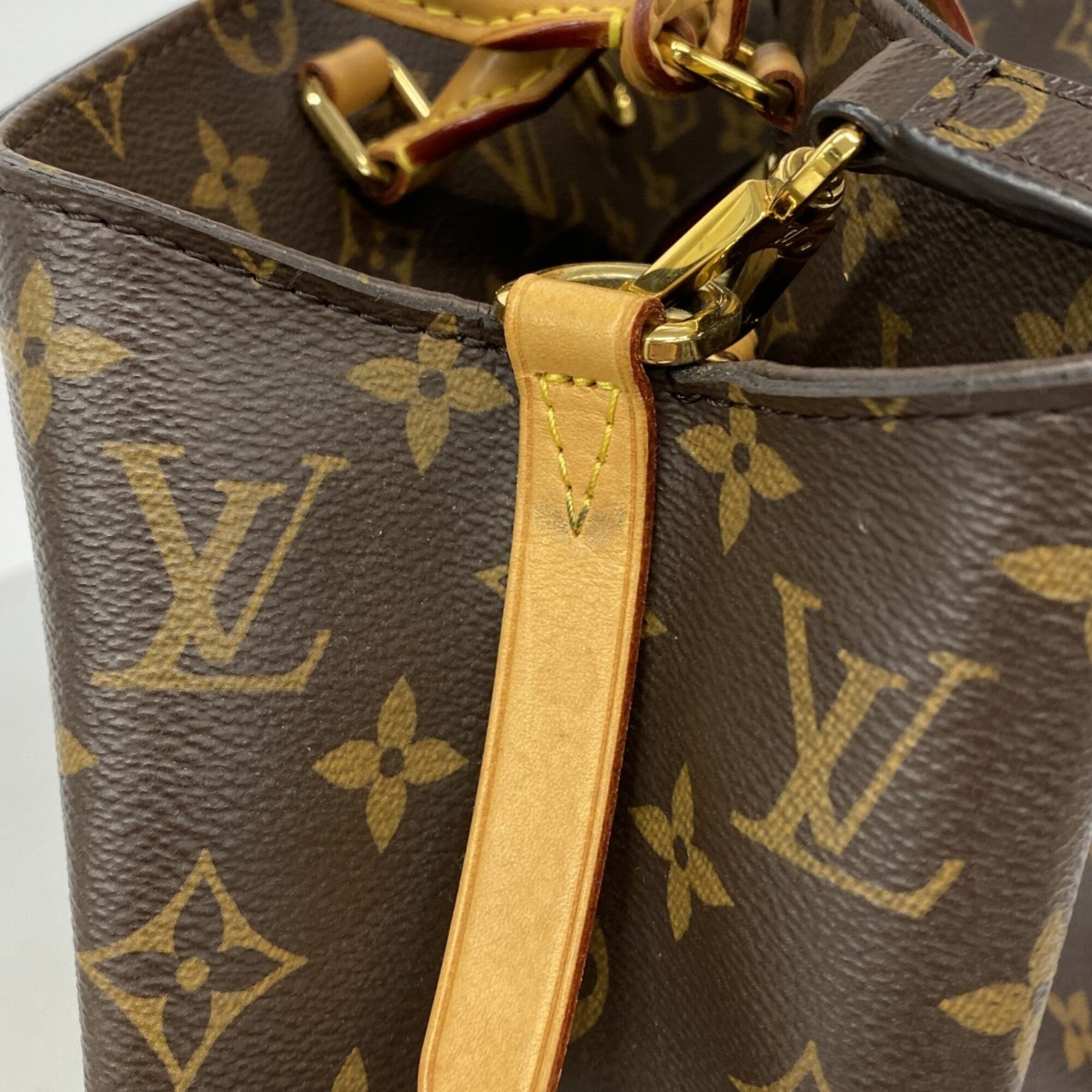 Louis Vuitton Brown Handbag (Pre-Owned)