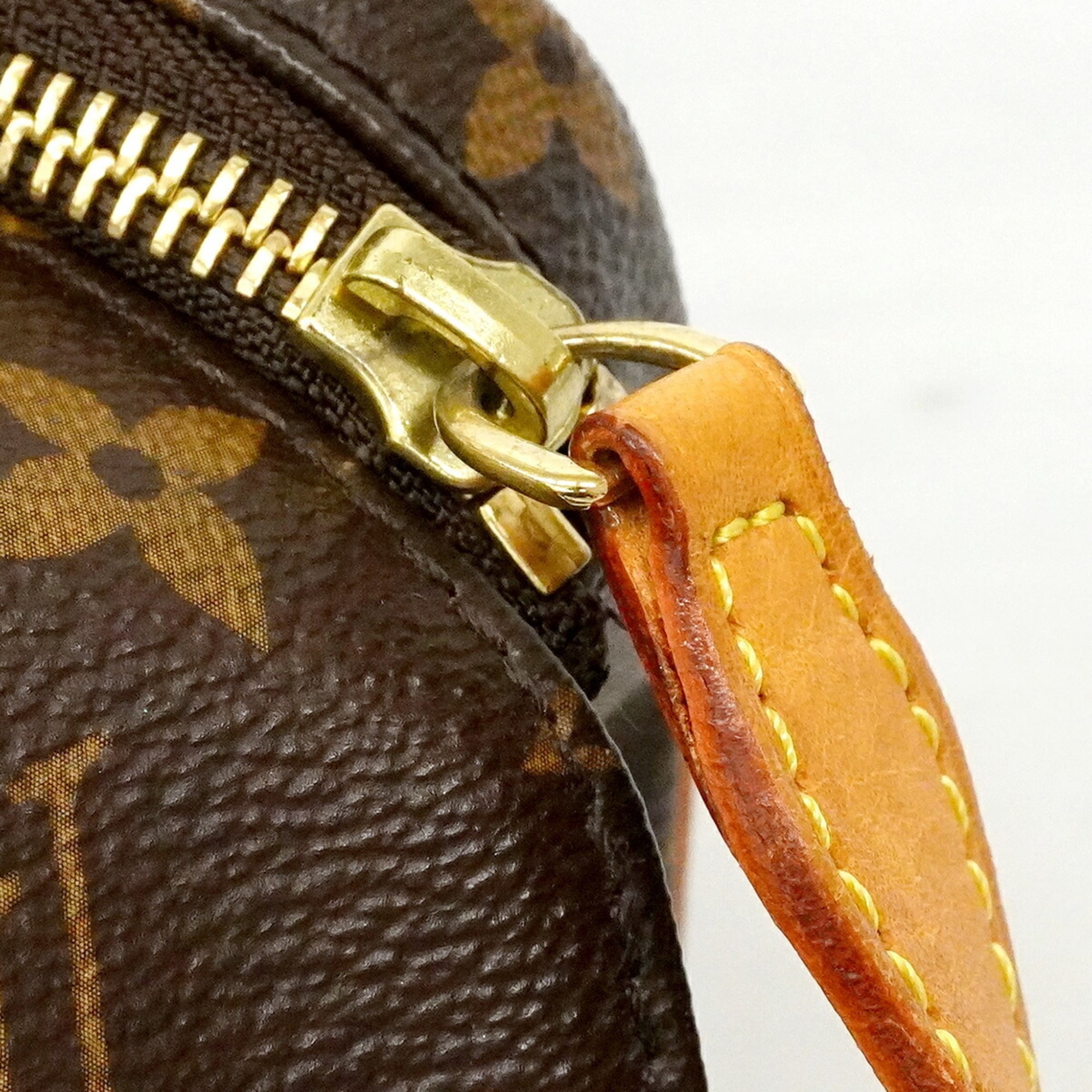 Louis Vuitton Brown Clutch Bag (Pre-Owned)