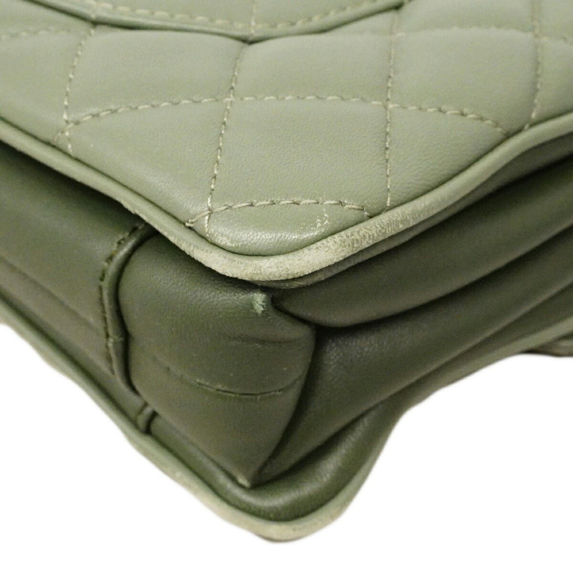 Chanel Green Leather Shoulder Bag (Pre-Owned)
