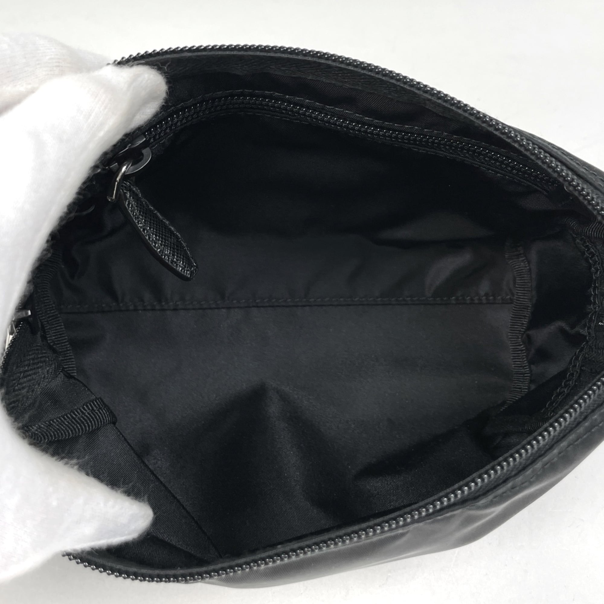 Prada Black Leather Pouch (Pre-Owned)
