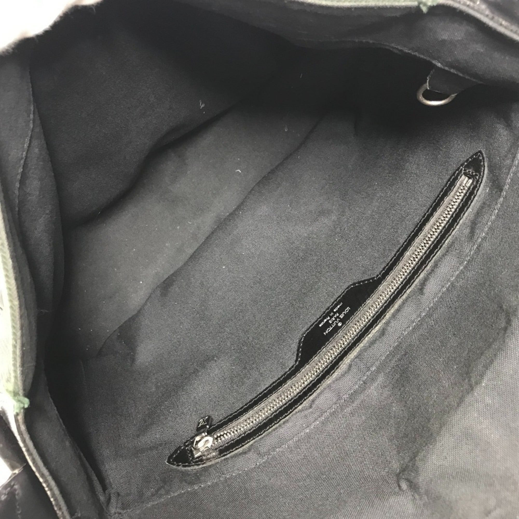 Louis Vuitton Black Noir Taiga Leather Nylon Canvas Leather Messenger Bag Shoulder Bag (Pre-Owned)