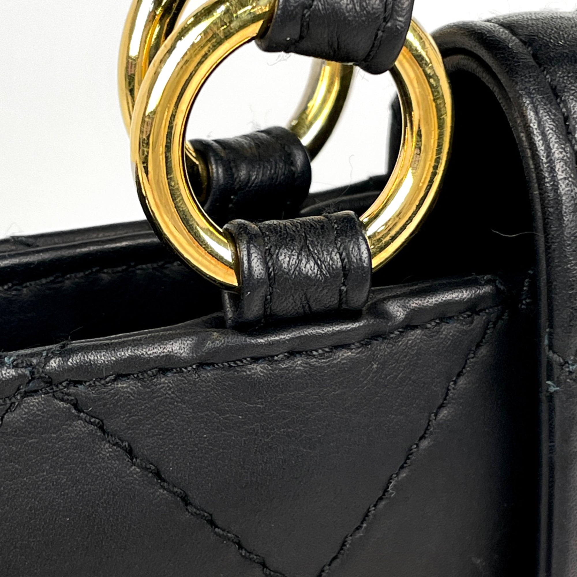 Chanel Matelasse Black Leather Handbag (Pre-Owned)
